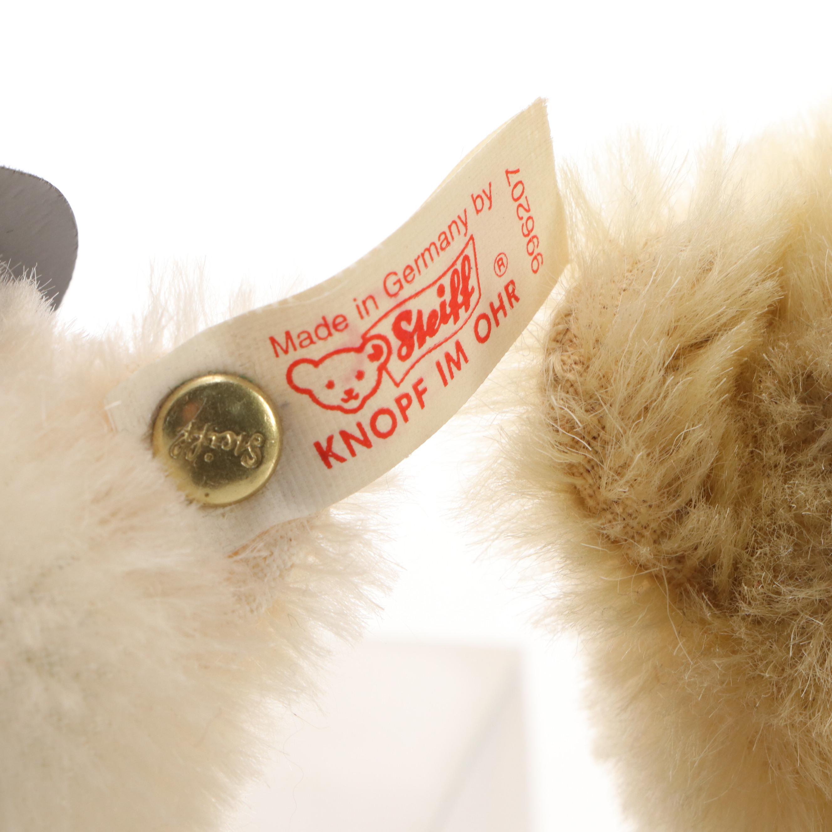 Steiff Limited Edition "Snowman," "Nimroad" and More Teddy Bears