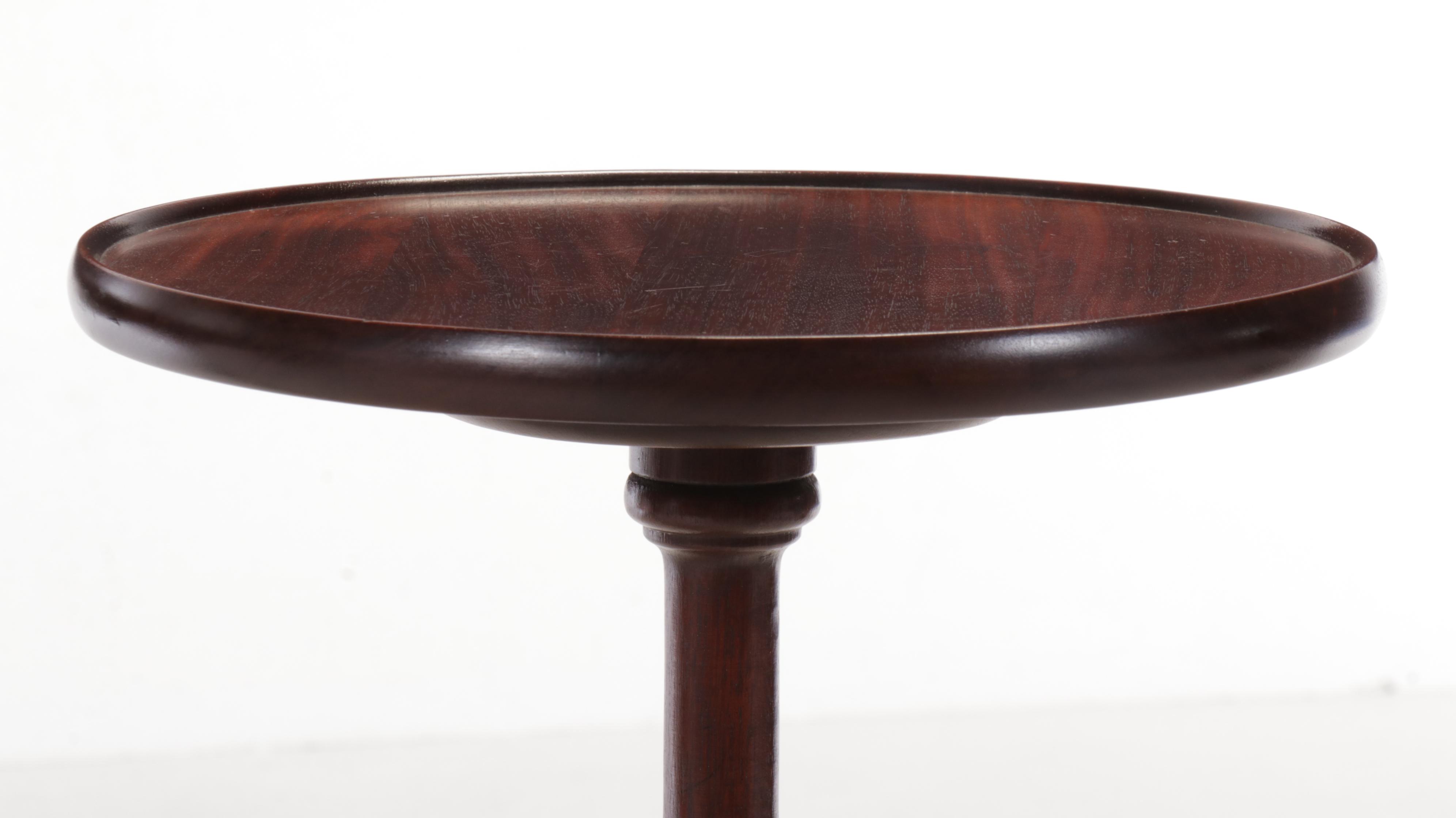 Pair of Queen Anne Style Mahogany Plant Stands, Late 20th Century