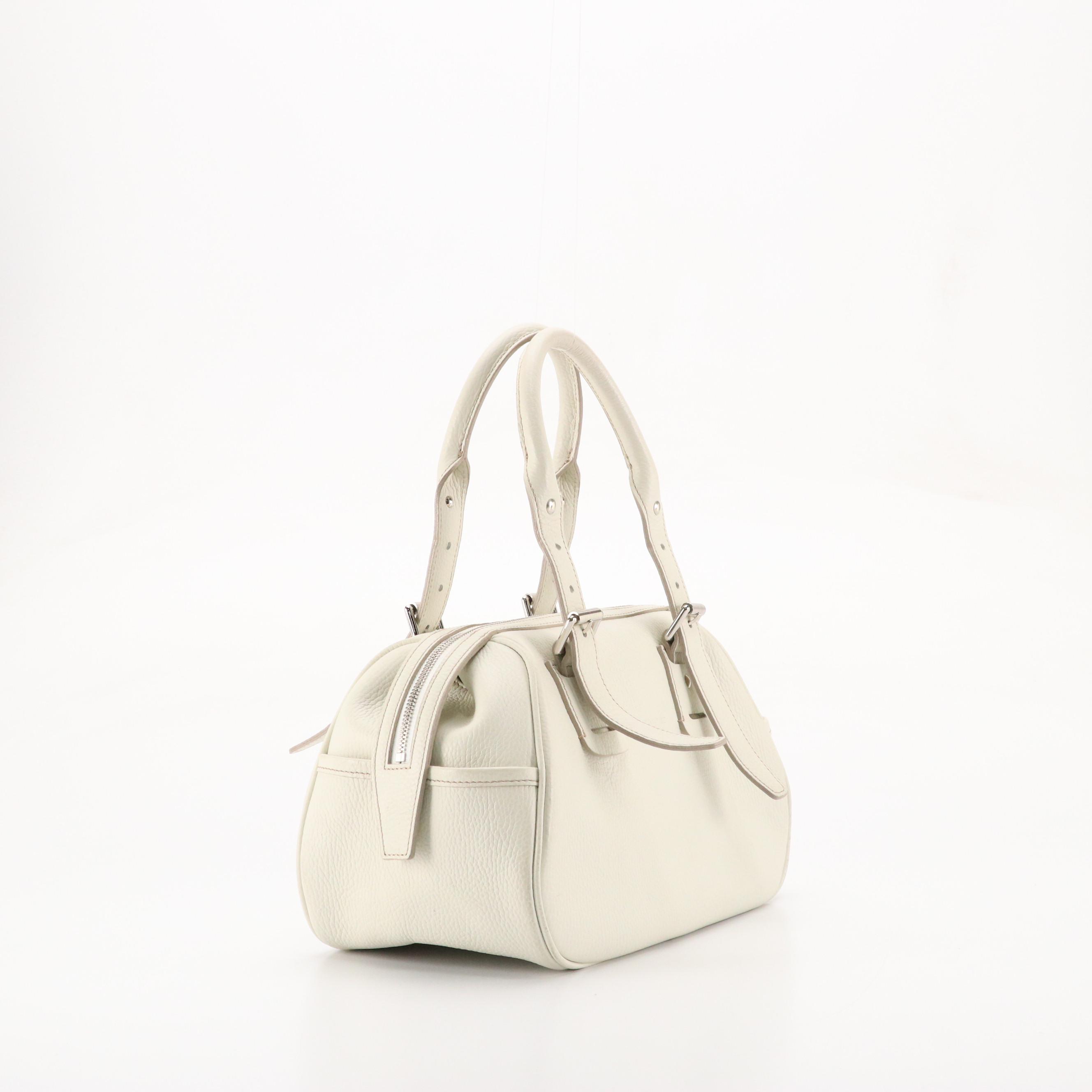 Burberry White Grain Leather Zip Top Shoulder Bag with House Check Lining
