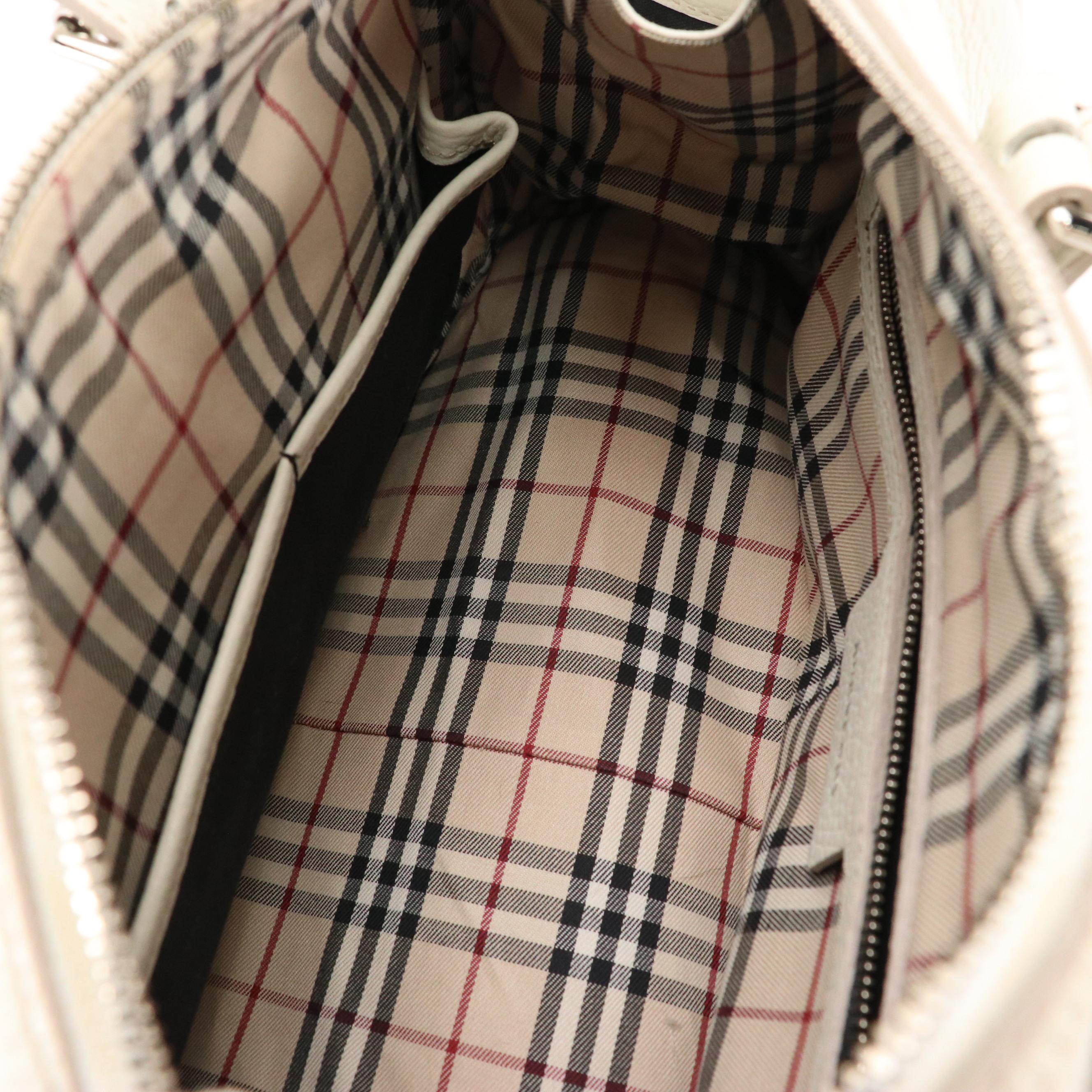 Burberry White Grain Leather Zip Top Shoulder Bag with House Check Lining