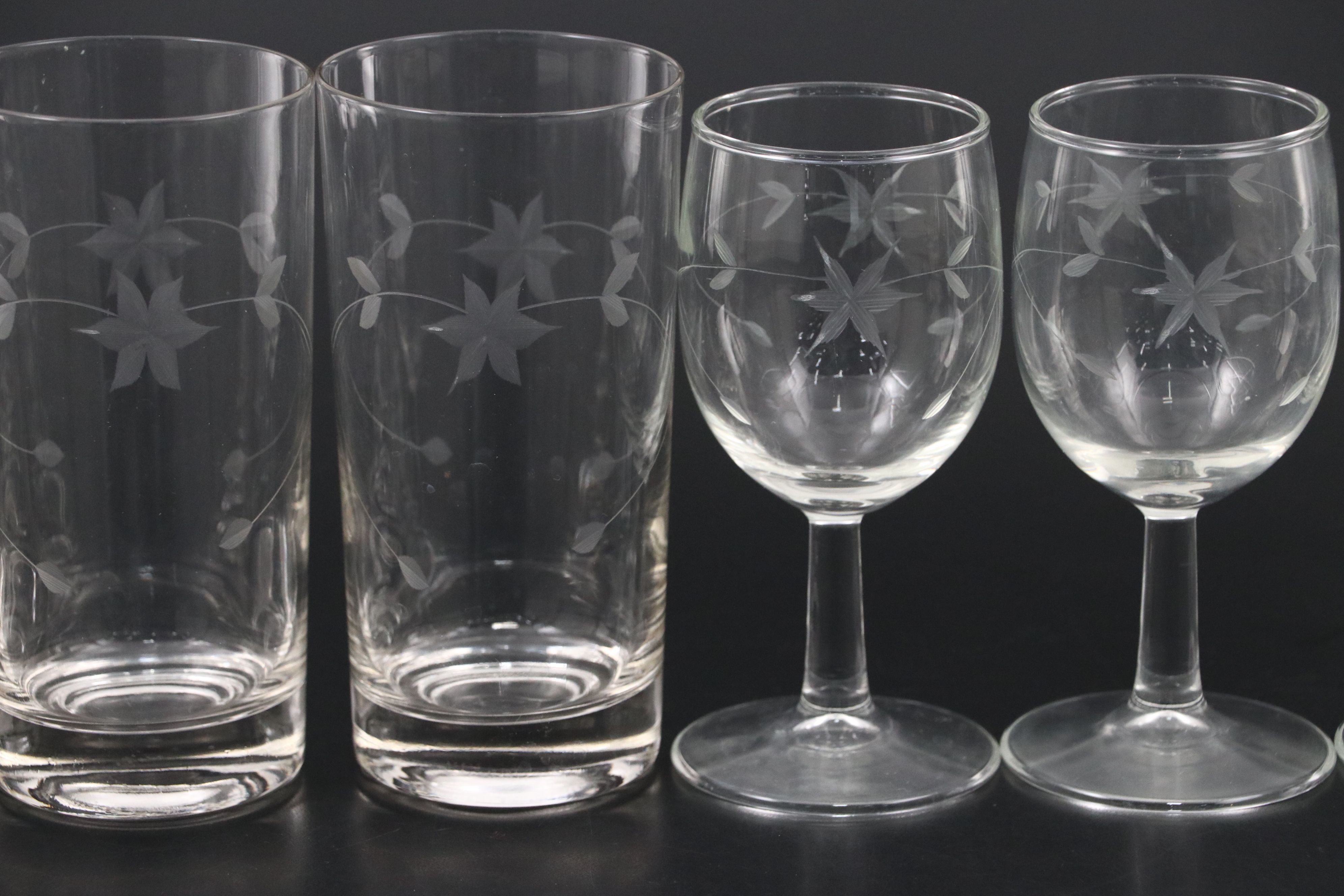 Javit "Starflower" Etched Wine and Iced Tea Glasses, 20th Century