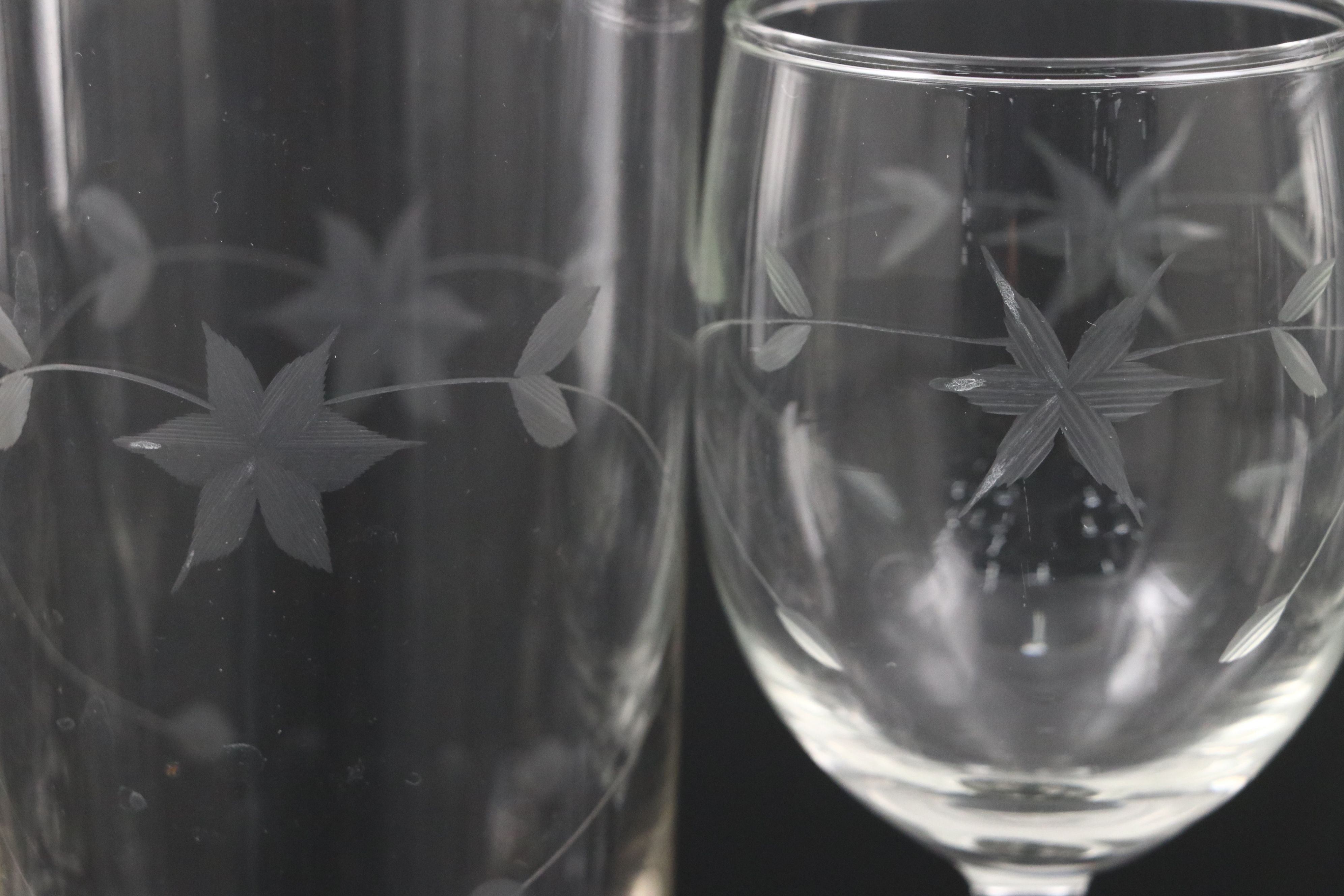 Javit "Starflower" Etched Wine and Iced Tea Glasses, 20th Century