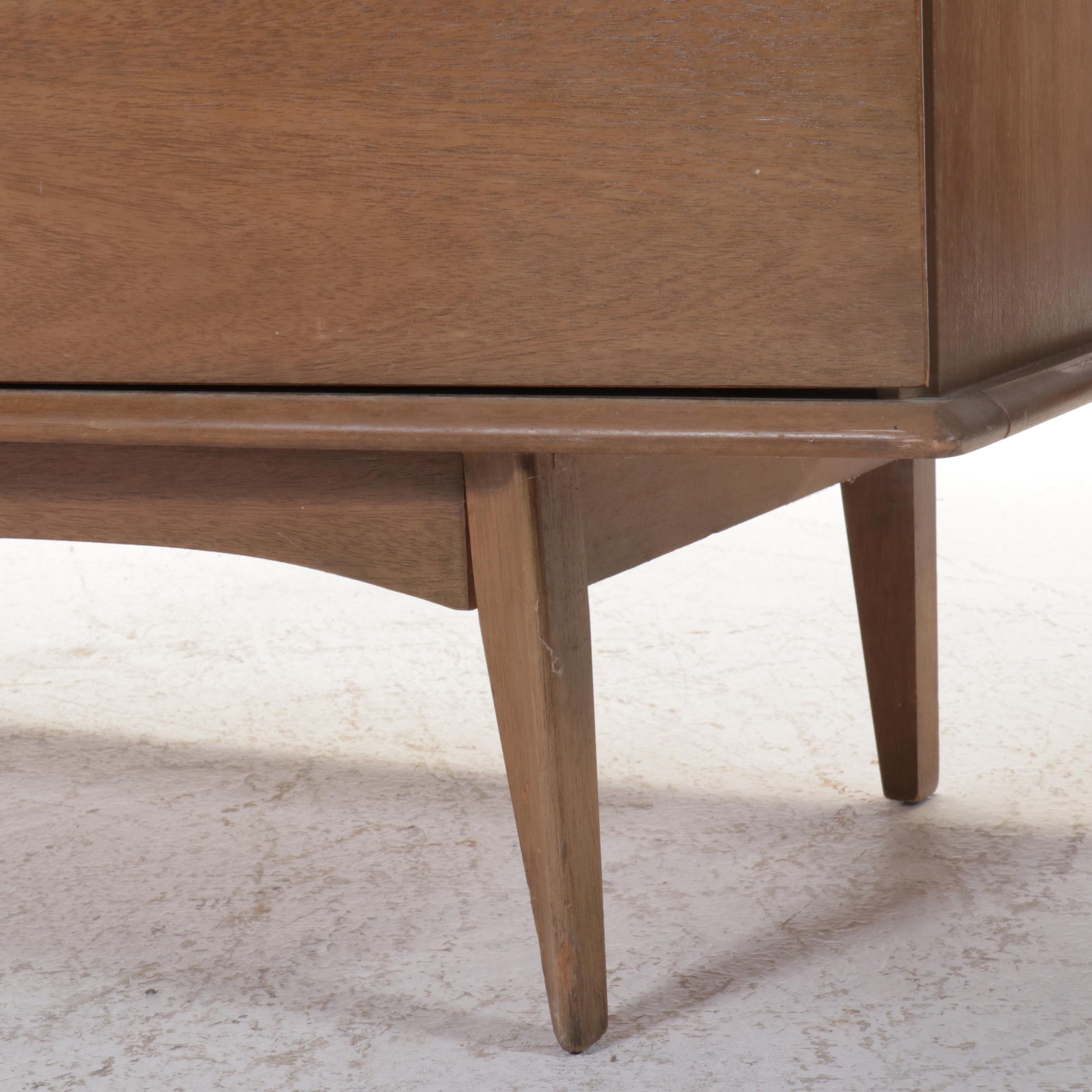 United Furniture Corp. Mid Century Modern Walnut Nine-Drawer Chest