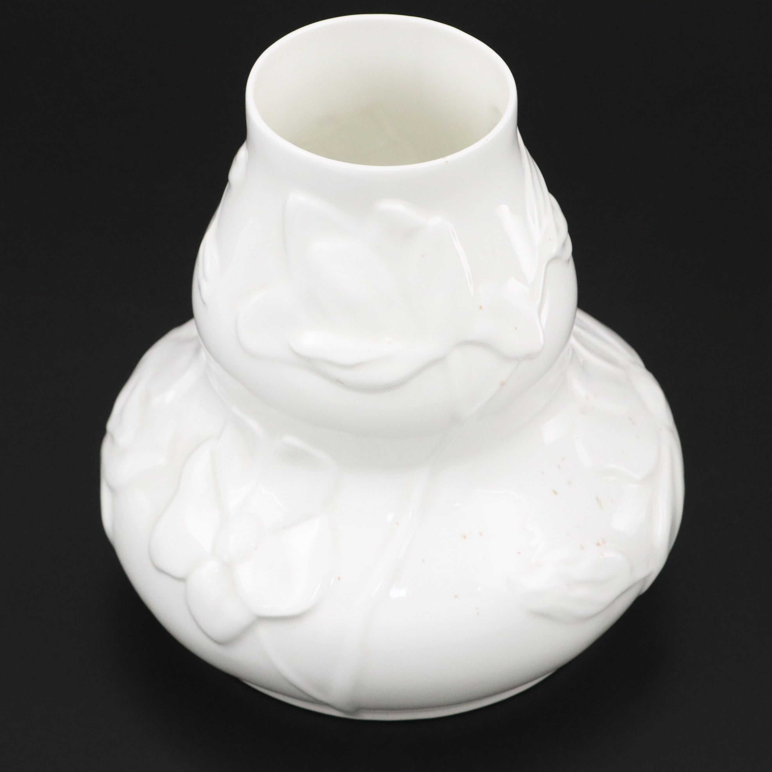 Tiffany & Co. Bone China Vase with Ceramic Gift Plate