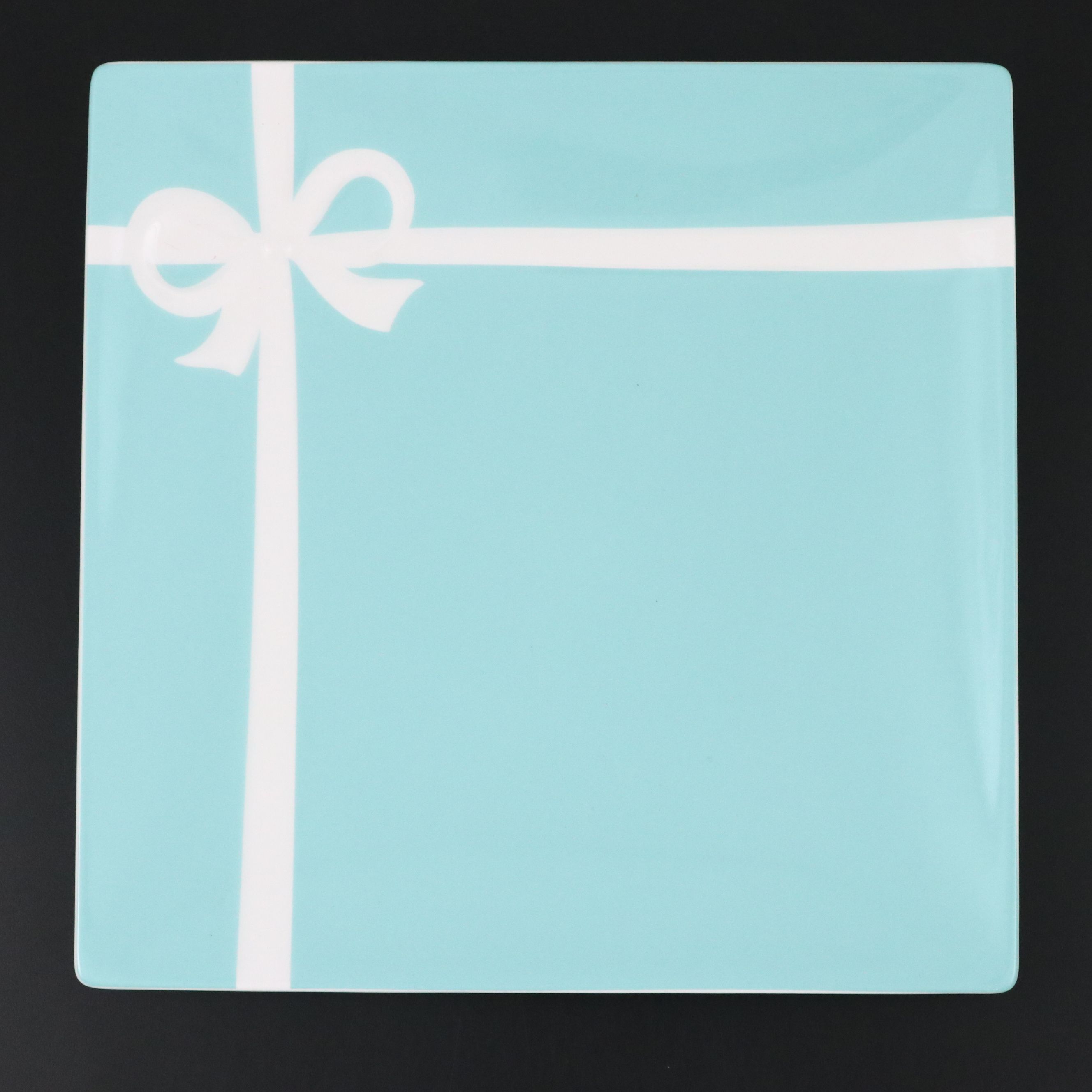 Tiffany & Co. Bone China Vase with Ceramic Gift Plate