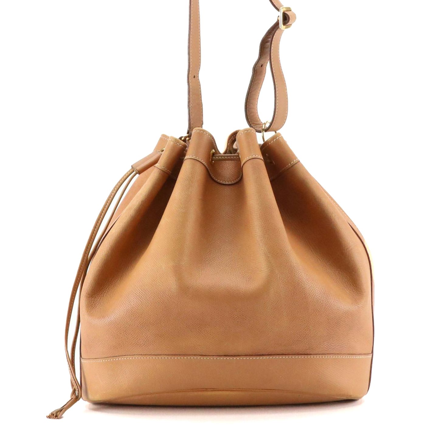 Hermès Vintage Market 28 Shoulder Bucket Bag in Tan Courchevel Leather