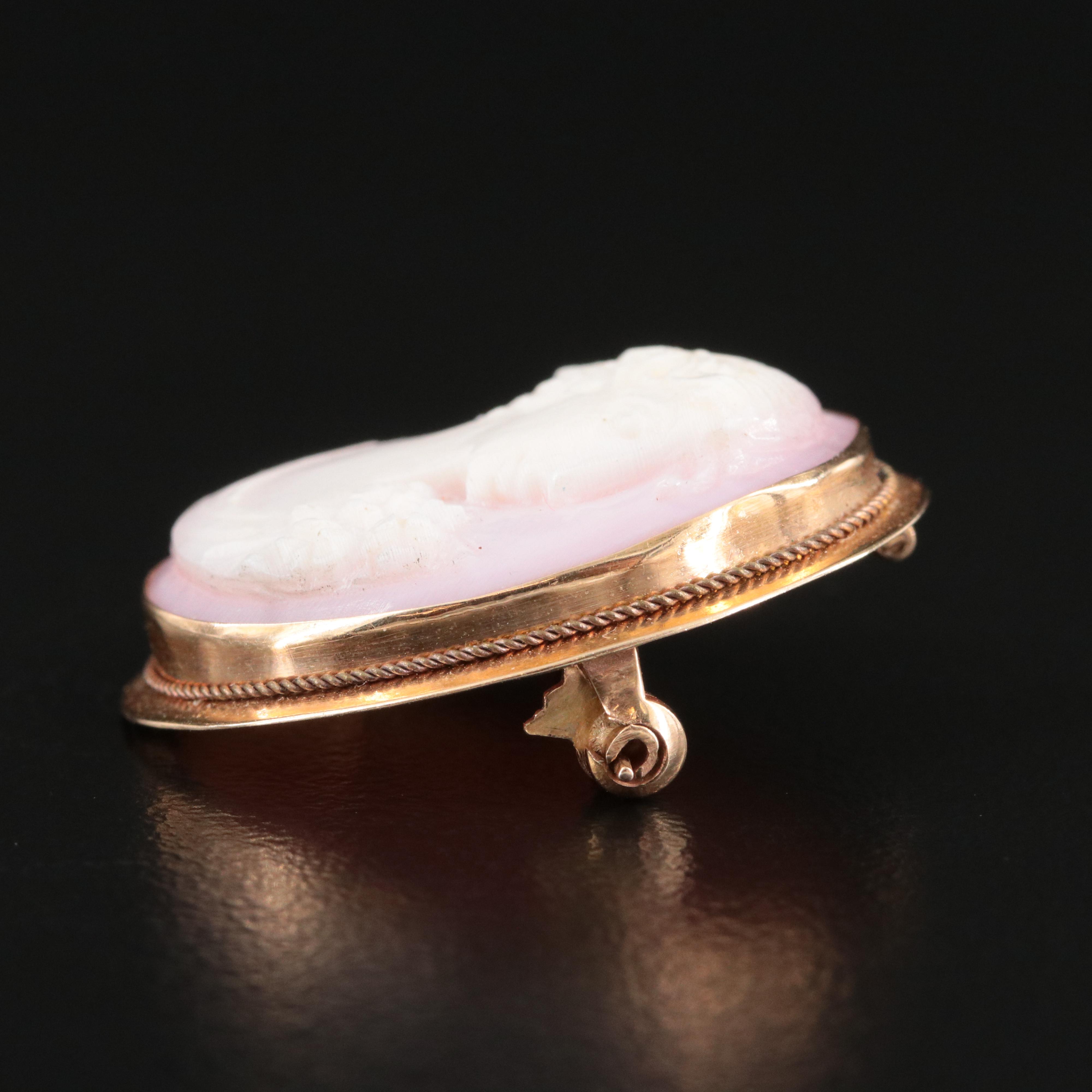 14K Chonch Shell Cameo Brooch/Pendant