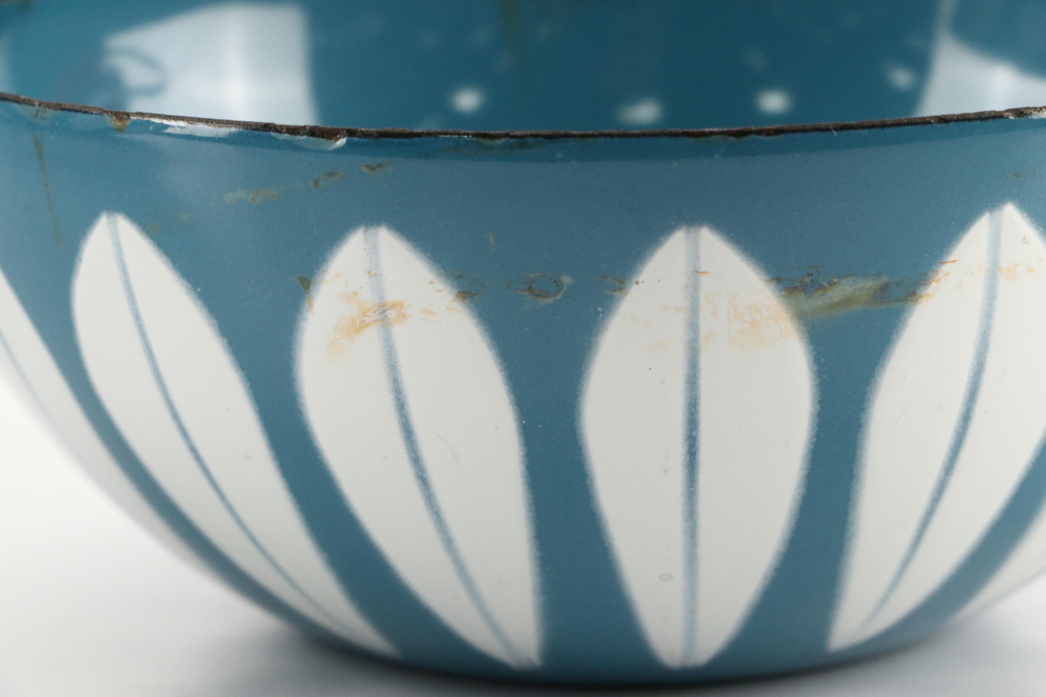 MCM Cathrineholm Blue Lotus Leaf Enamel Bowls and Red Orange Casserole