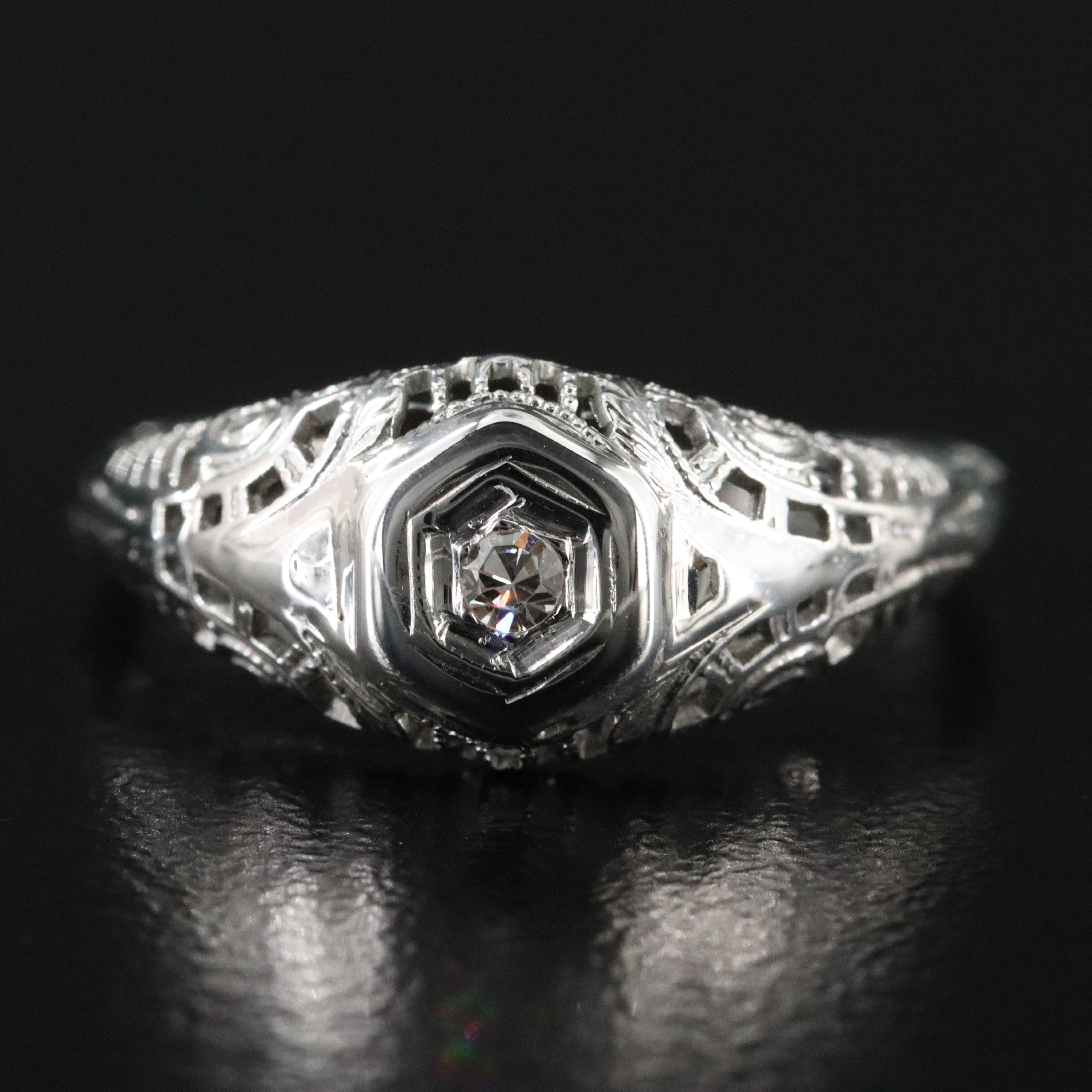 Edwardian 18K 0.03 CT Diamond Ring