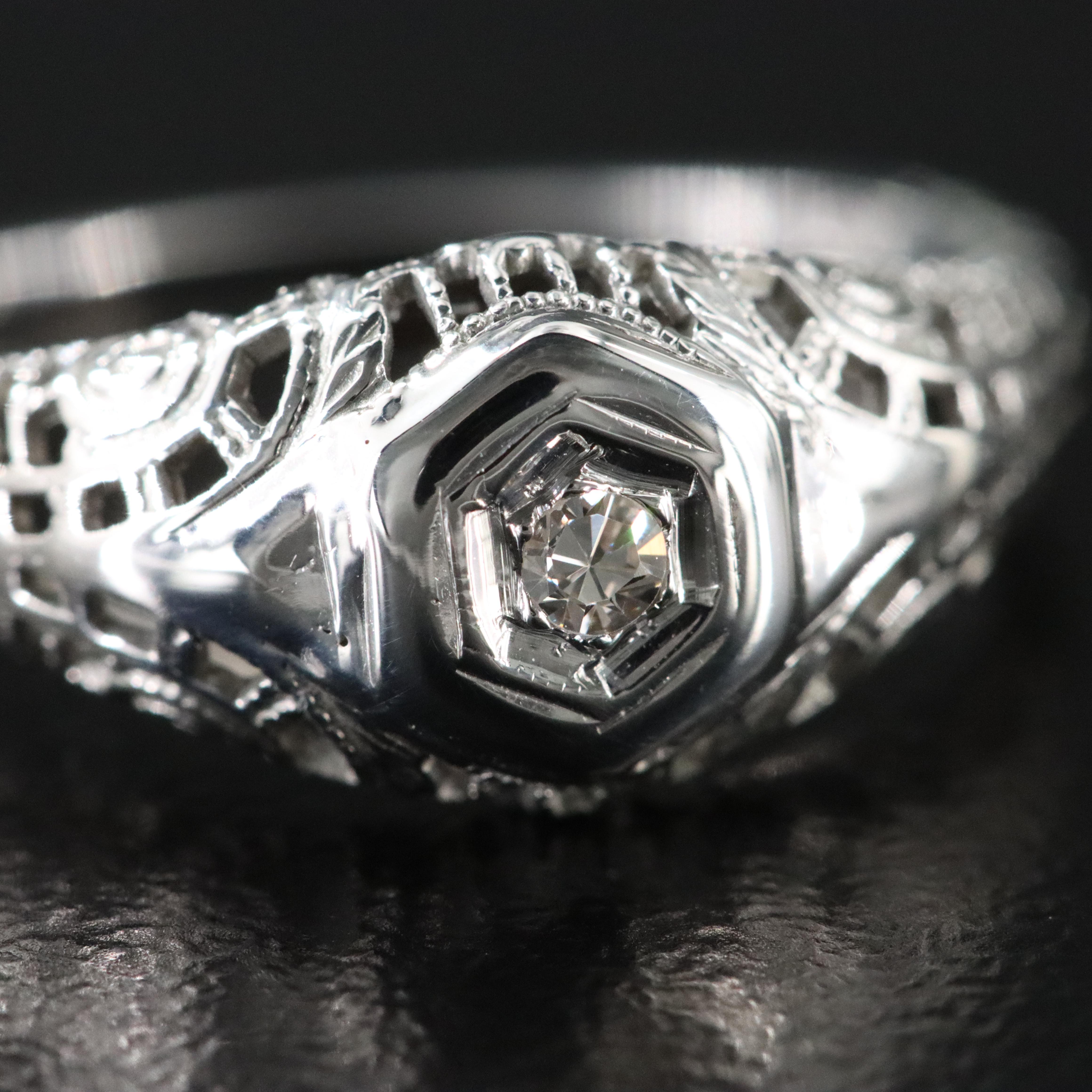 Edwardian 18K 0.03 CT Diamond Ring