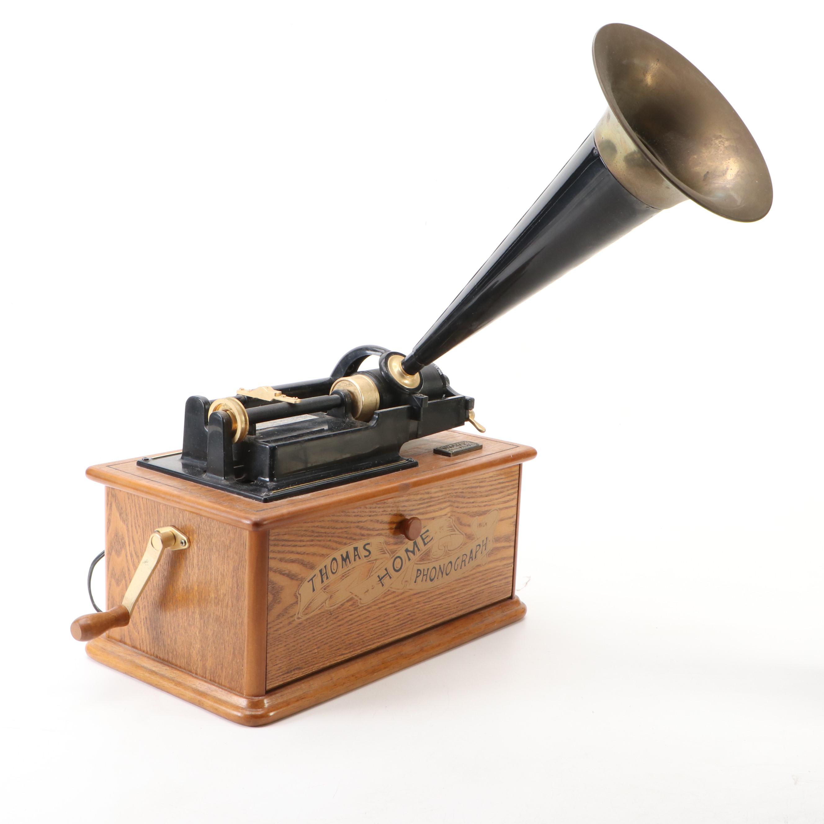 Thomas Collectors Edition Home Phonograph AM-FM Cassette Radio