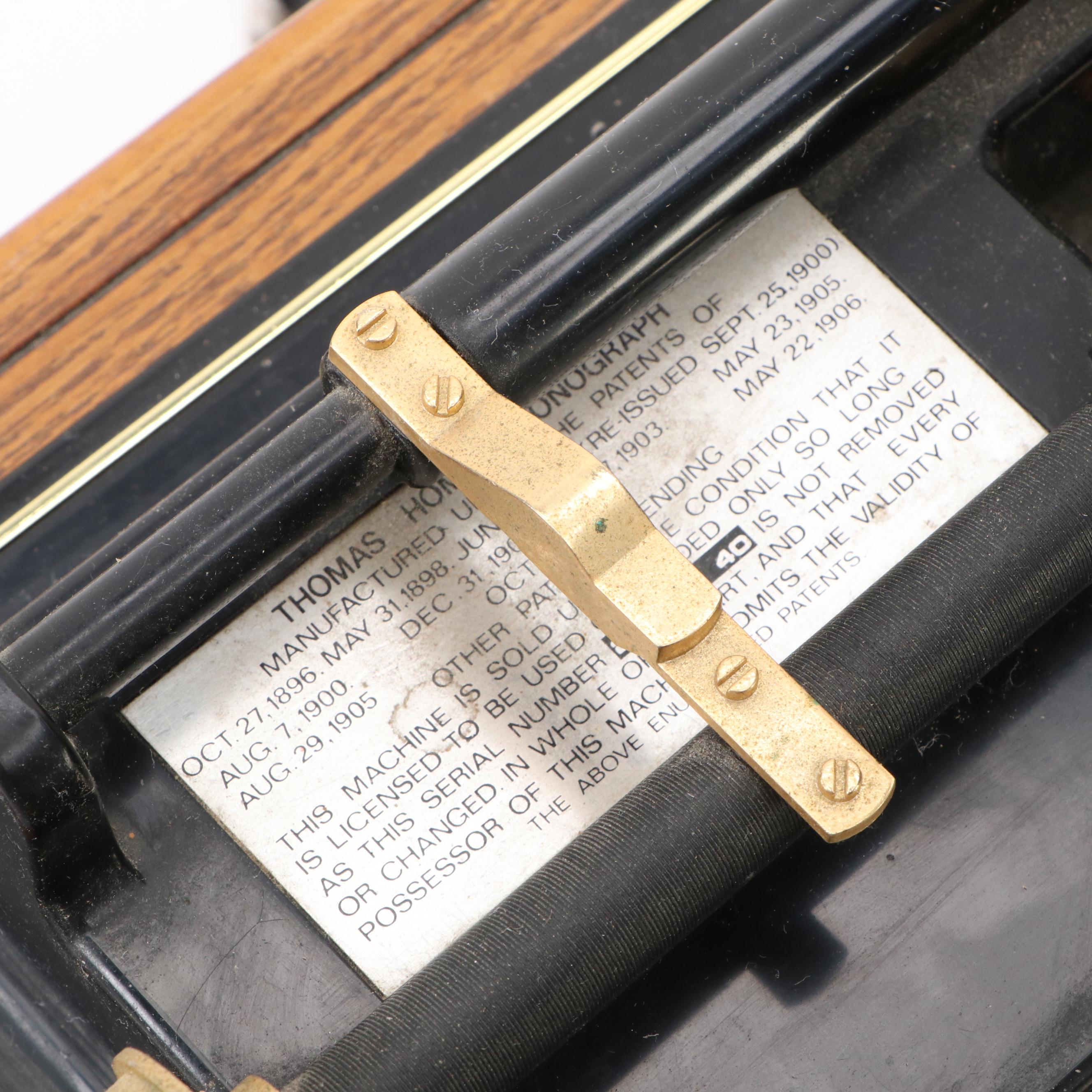 Thomas Collectors Edition Home Phonograph AM-FM Cassette Radio