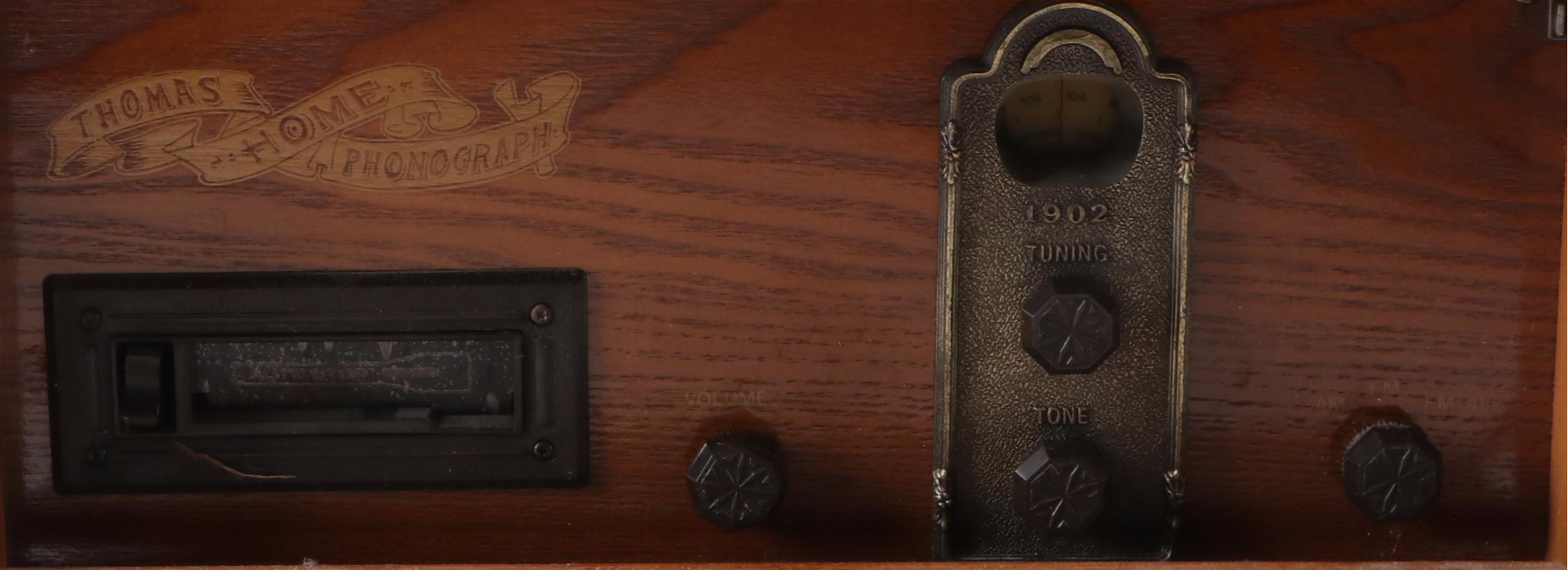 Thomas Collectors Edition Home Phonograph AM-FM Cassette Radio