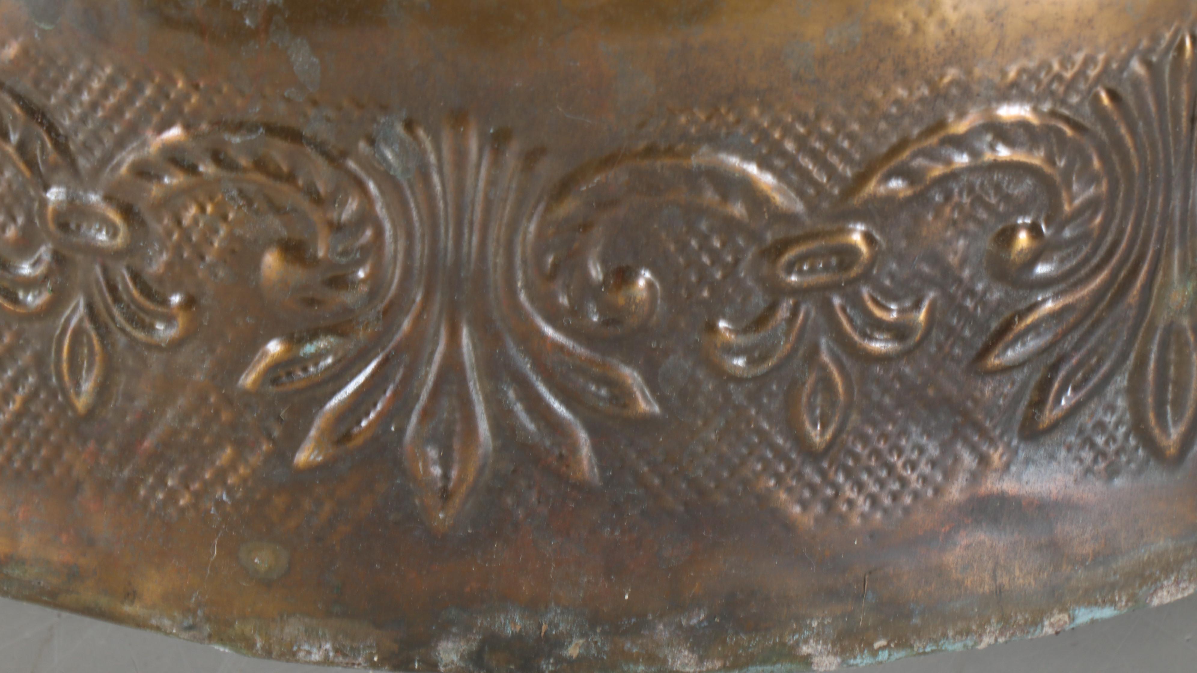 Decorative Crafts Footed Metal Planter with Handled Repoussé Metal Planter