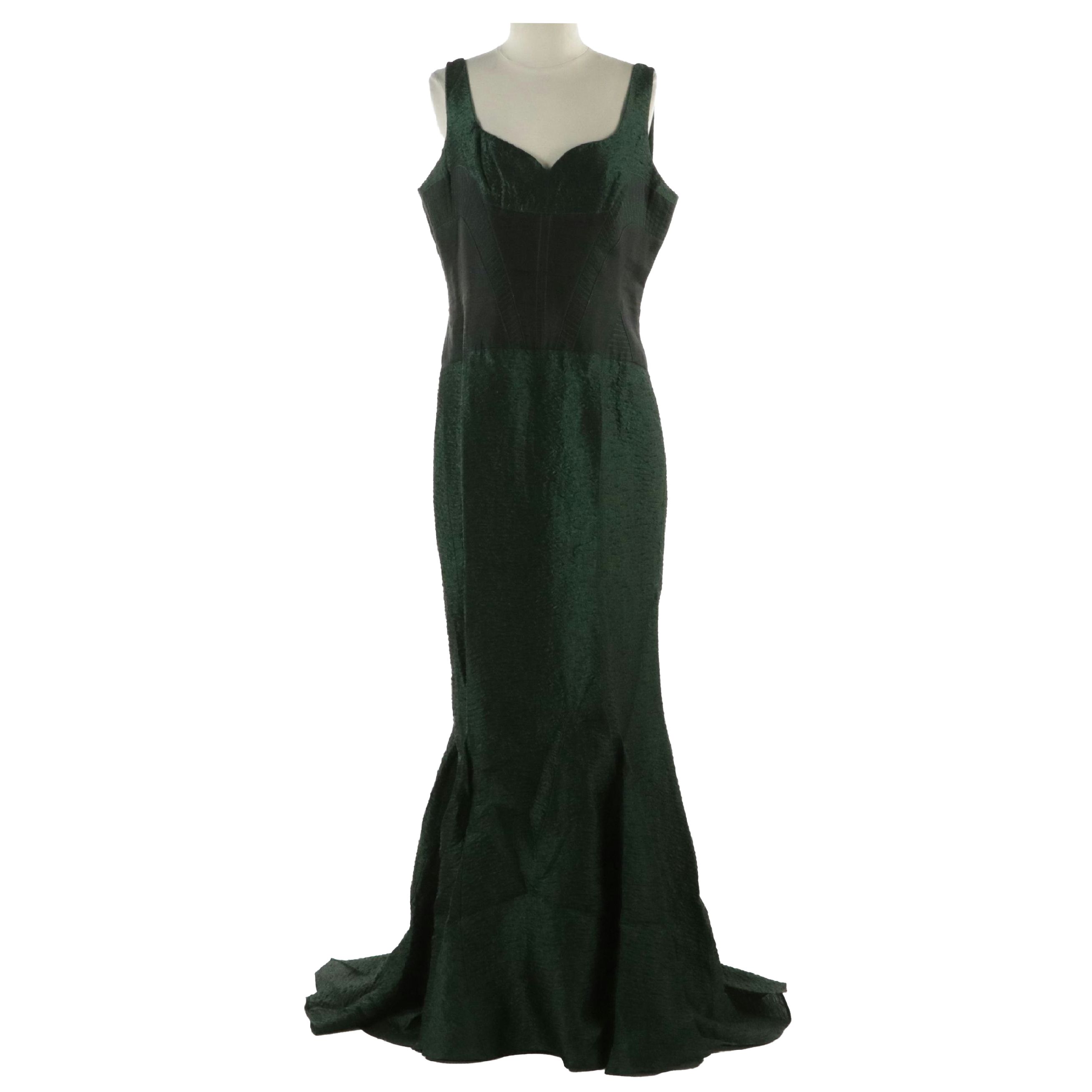 Carolina Herrera Sweetheart Neckline Trumpet Gown in Deep Green Silk Blend
