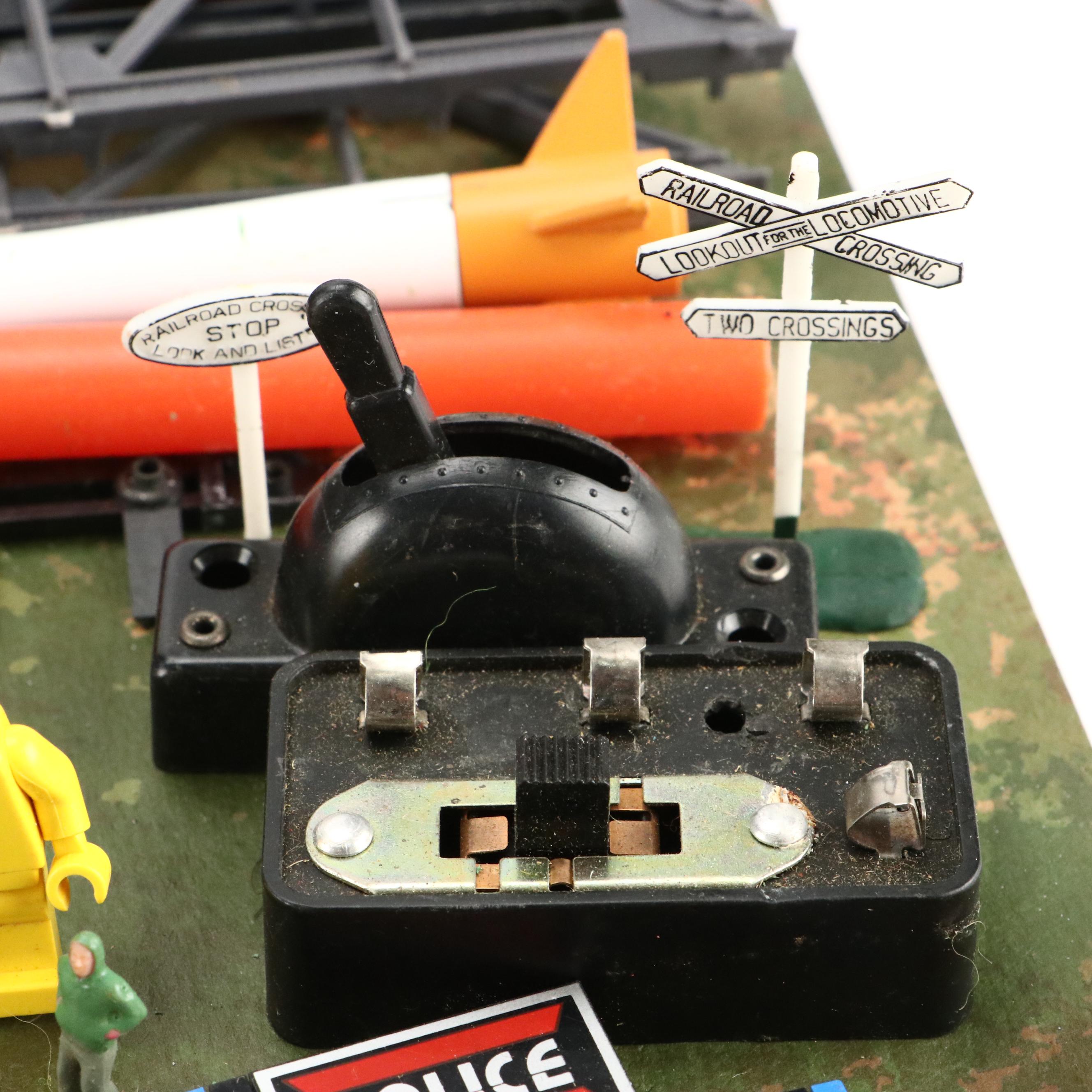 Athearn Santa Fe F7A and Other Diesel Locomotives with Boxcars and Tracks