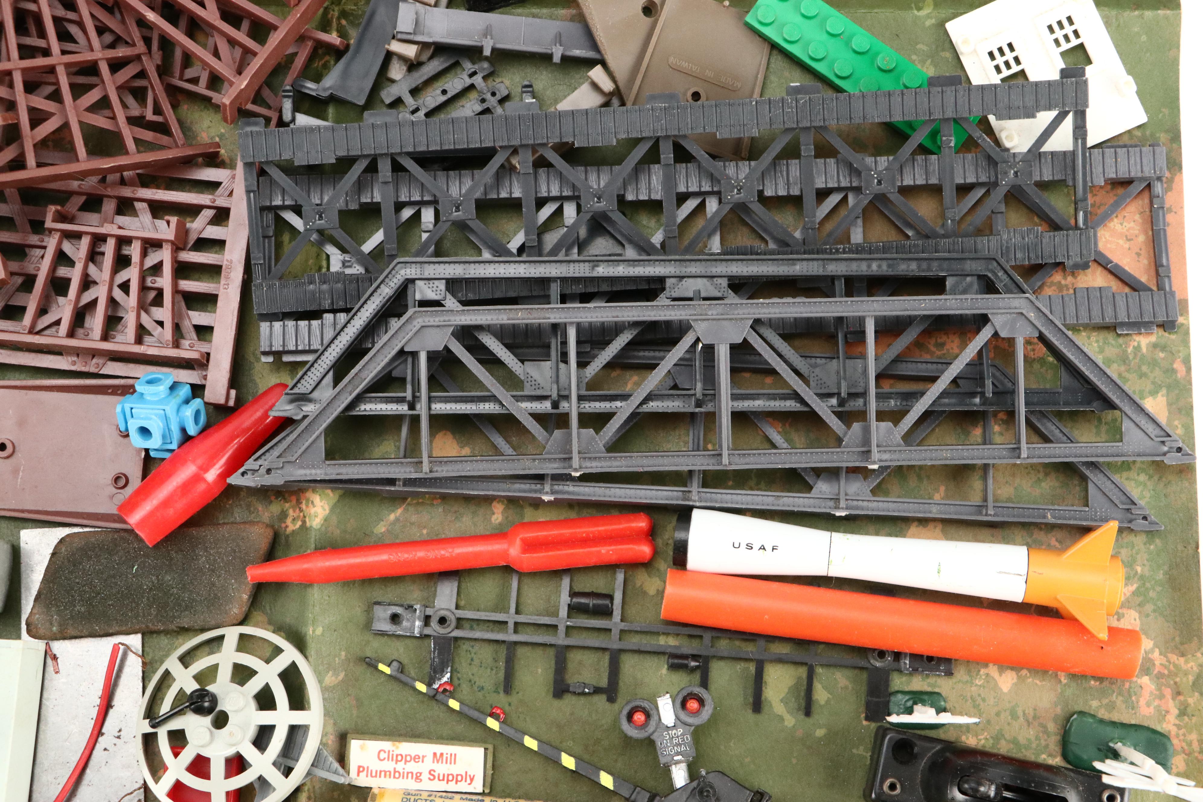 Athearn Santa Fe F7A and Other Diesel Locomotives with Boxcars and Tracks