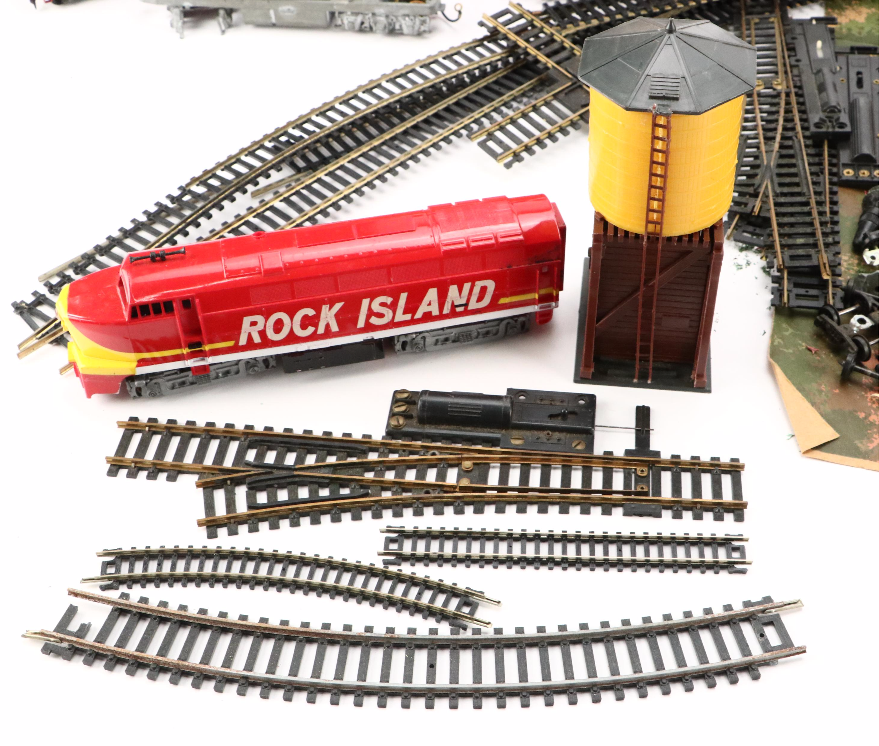 Athearn Santa Fe F7A and Other Diesel Locomotives with Boxcars and Tracks