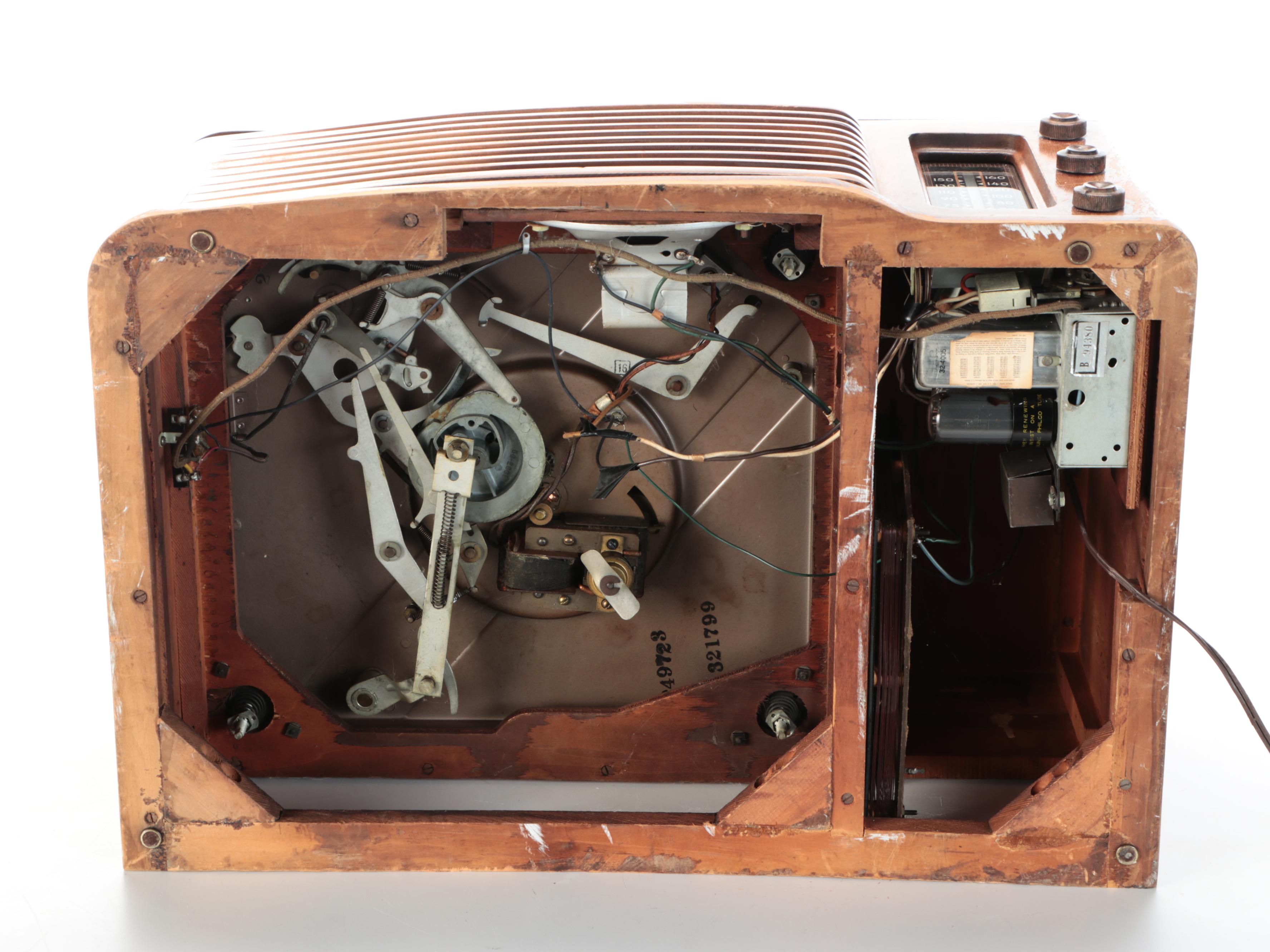 Philco Art Deco Style Wood Tabletop Record Player and Tube Radio, 1940s