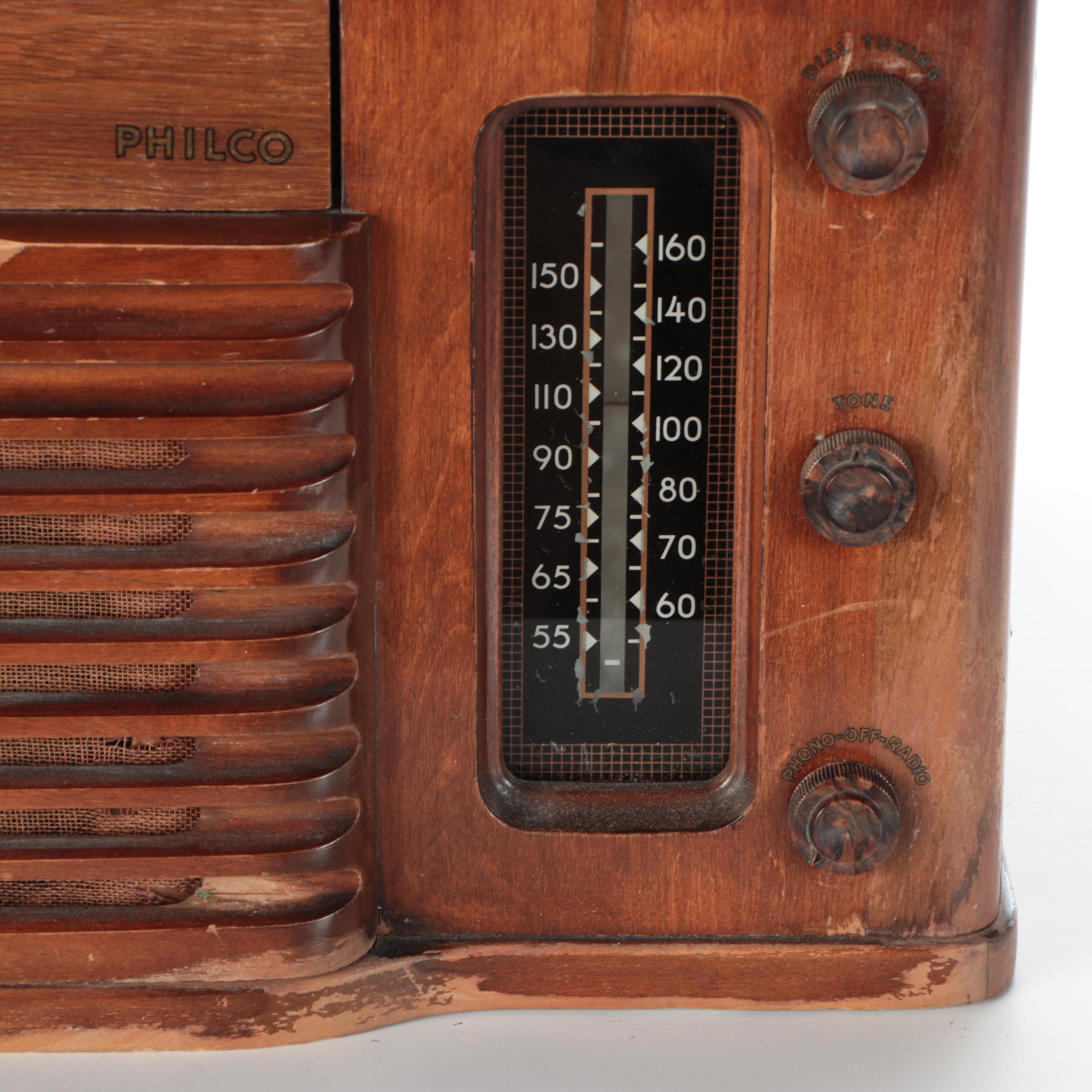 Philco Art Deco Style Wood Tabletop Record Player and Tube Radio, 1940s