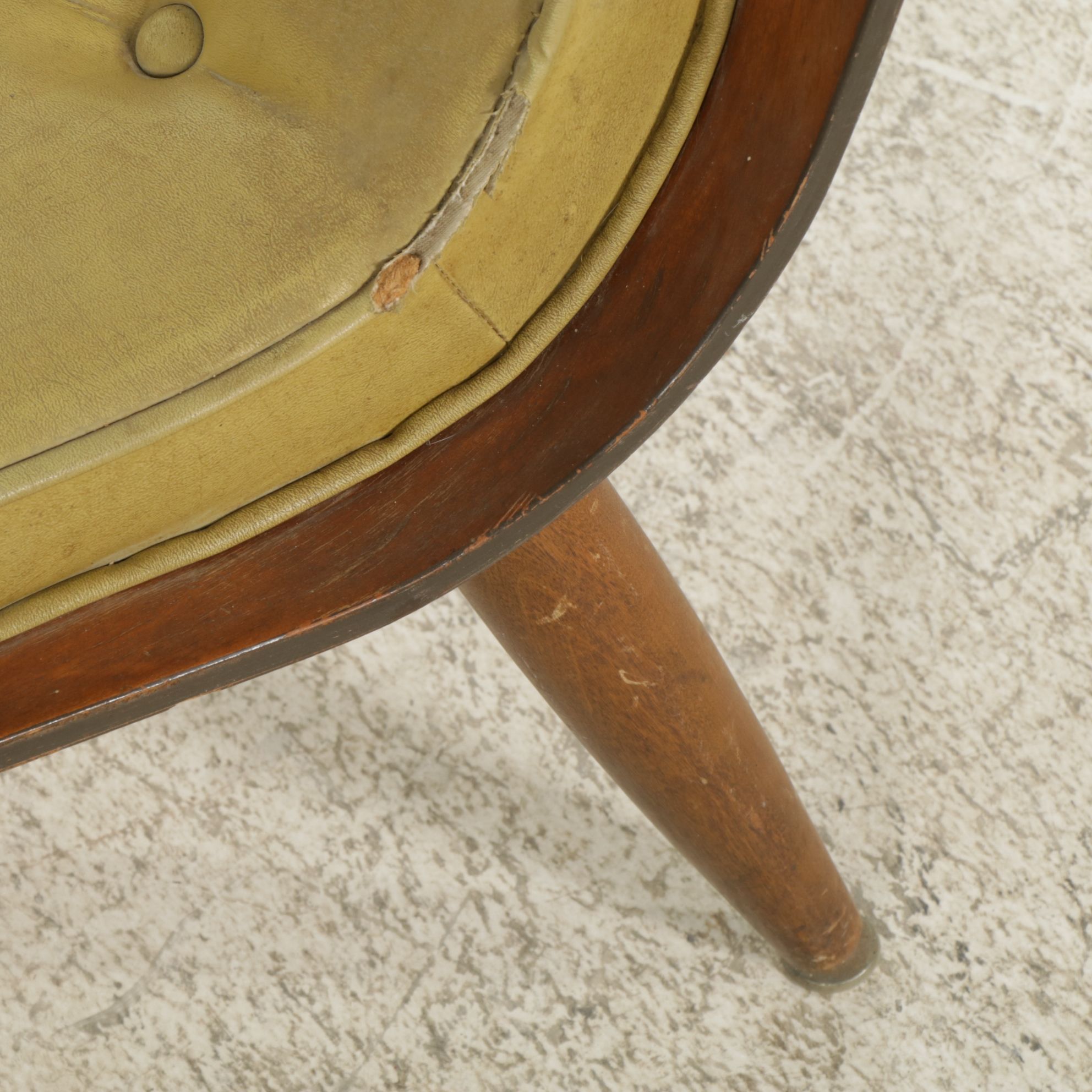 Mid Century Modern Green Vinyl Scoop Lounge Chair, Mid 20th Century