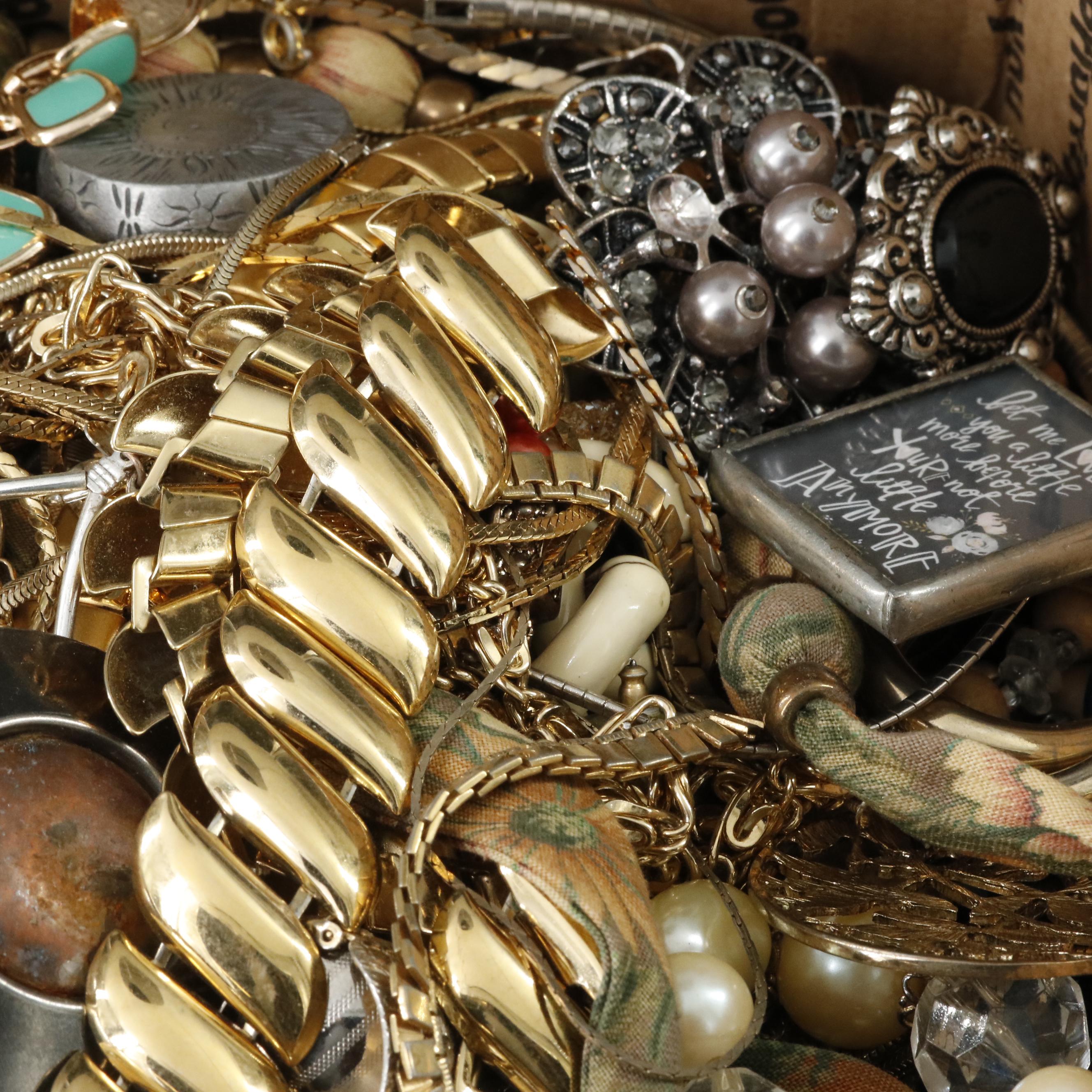 Uncommon Discoveries: Jewelry Collection