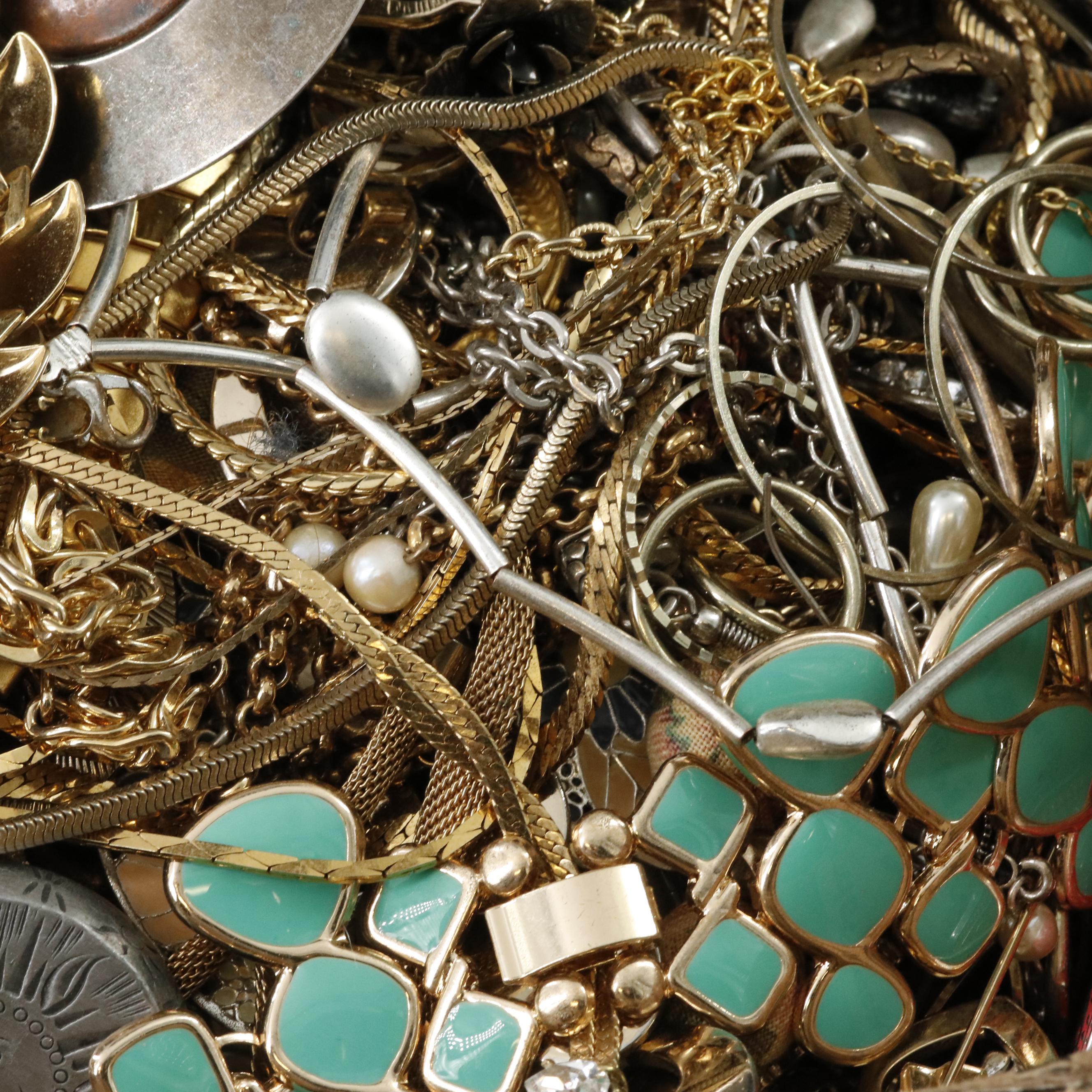 Uncommon Discoveries: Jewelry Collection