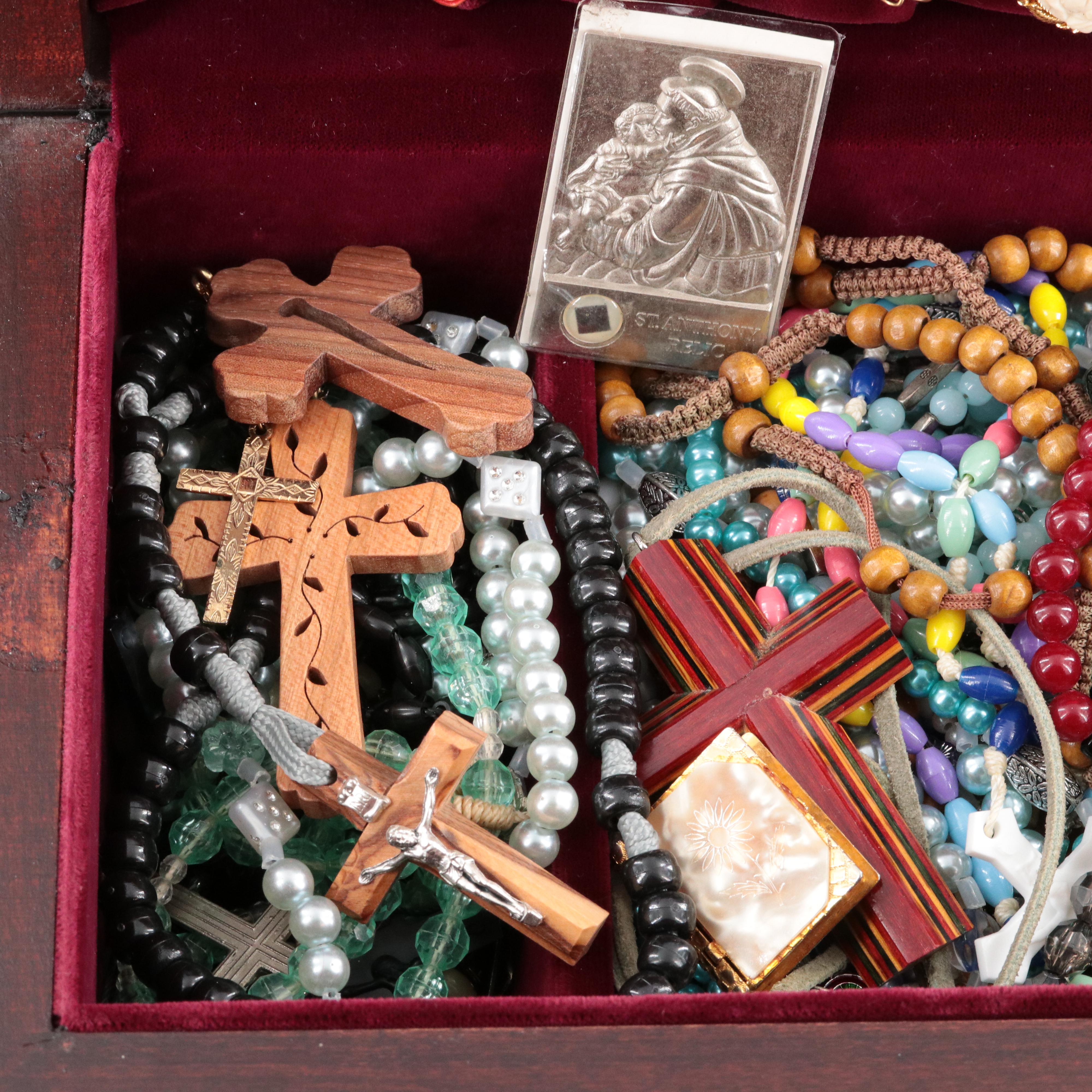 Uncommon Discoveries: Jewelry Collection