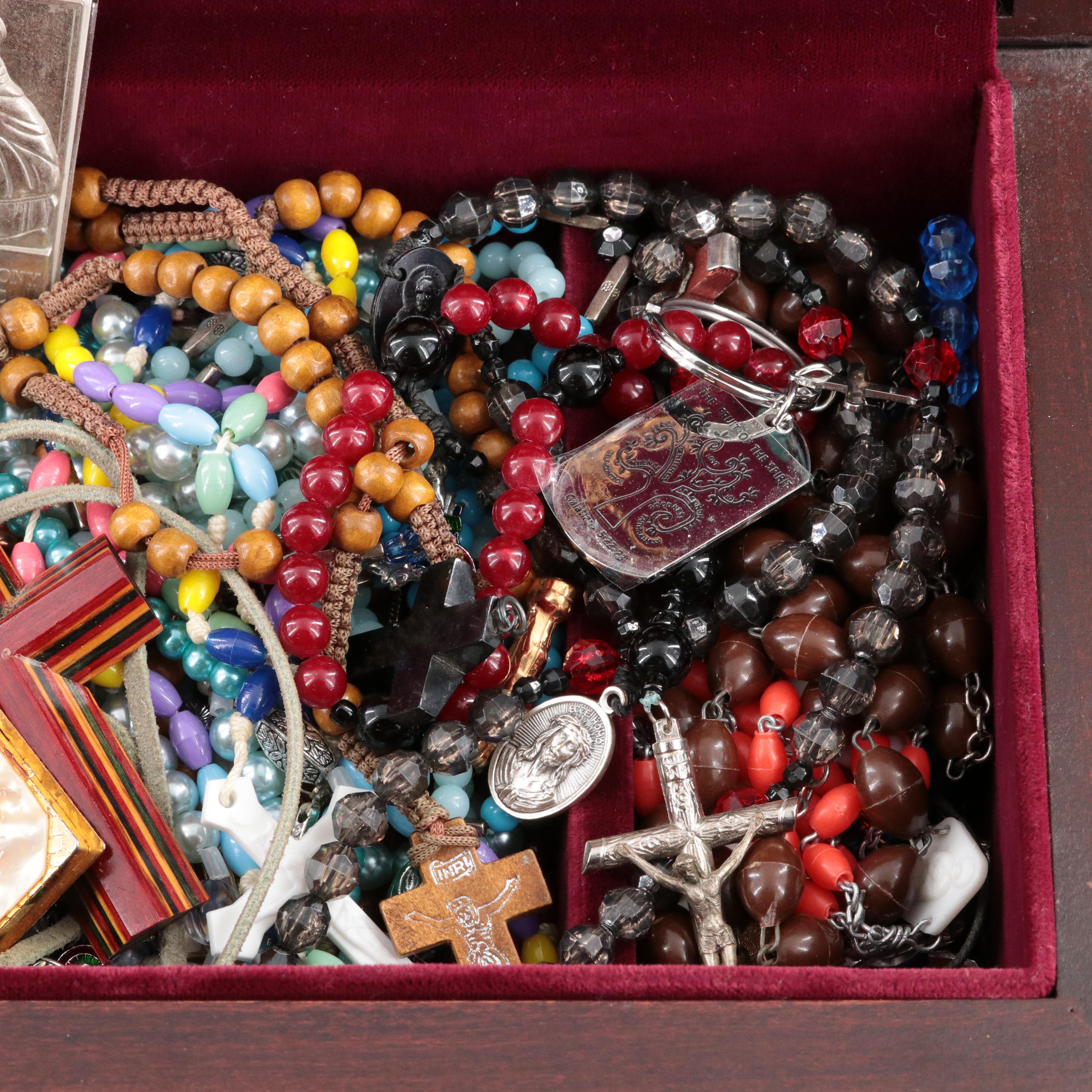 Uncommon Discoveries: Jewelry Collection