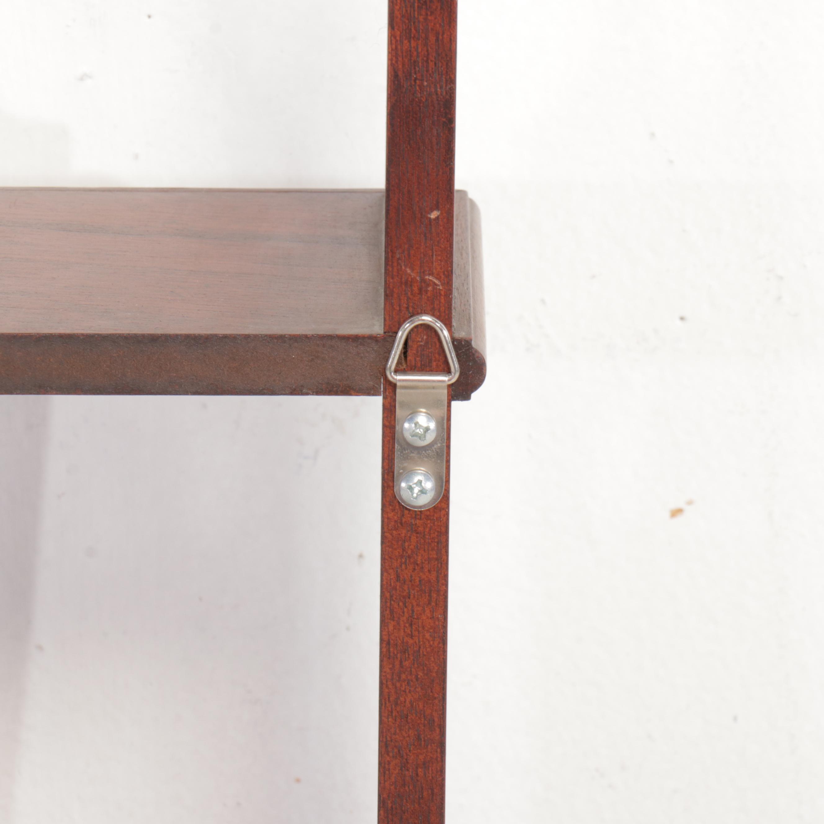 Southampton Federal Style Mahogany Hanging Wall Shelf, Late 20th Century
