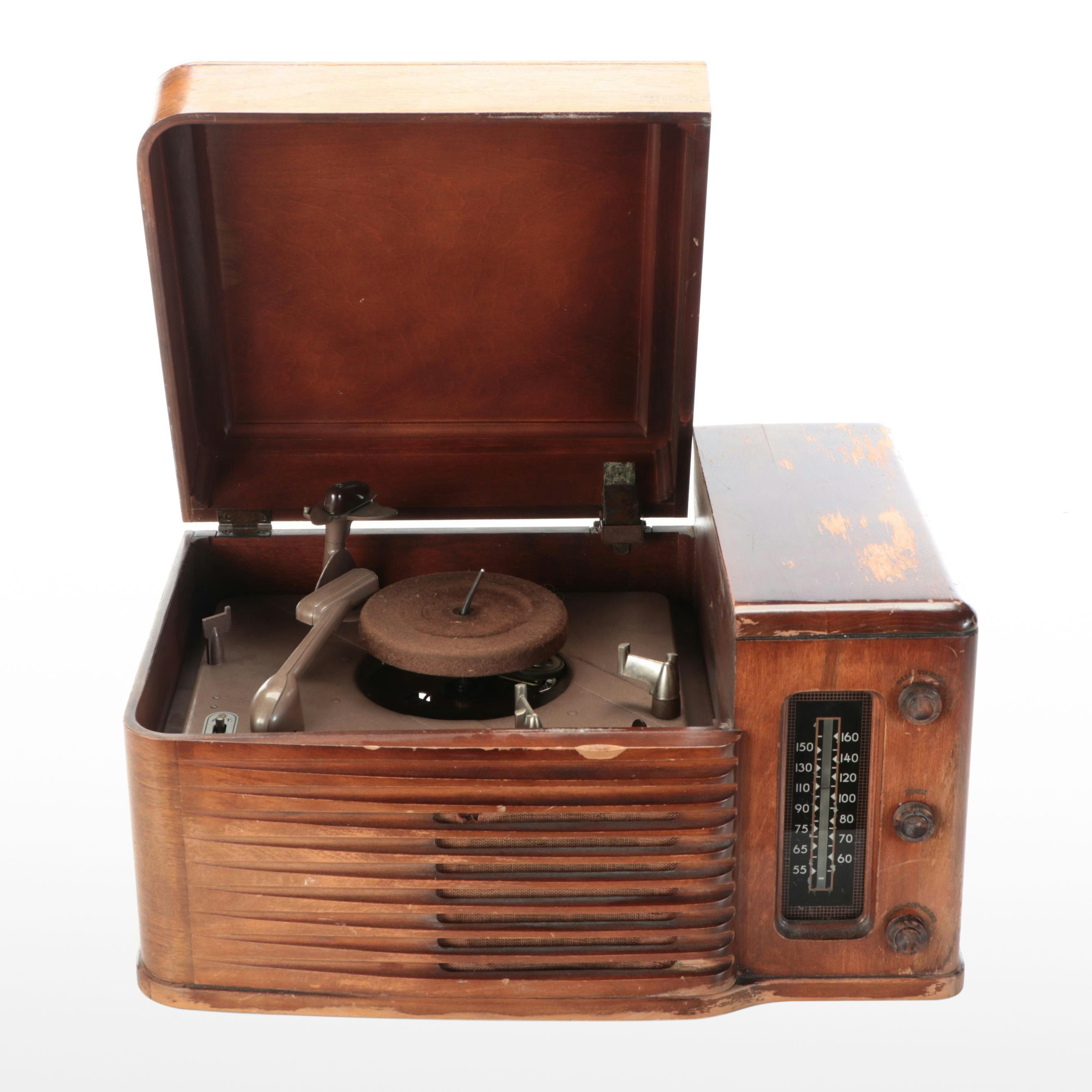 Philco Art Deco Style Wood Tabletop Record Player and Tube Radio, 1940s