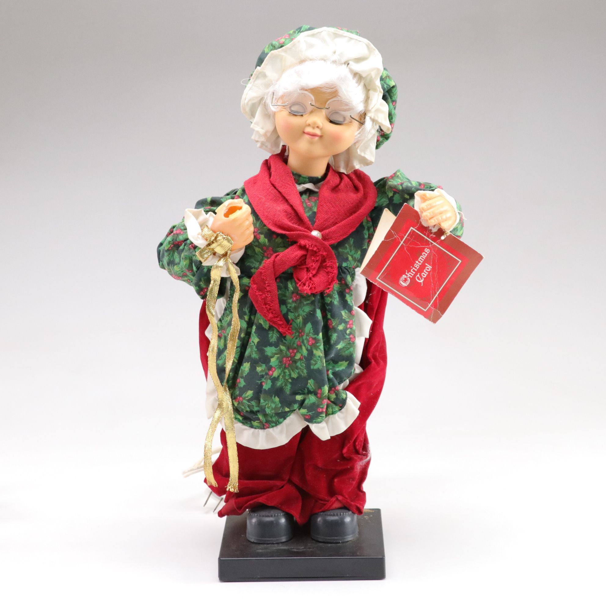 Santa Claus and Mrs. Claus with Light Post in Set of Animated Caroling Figures