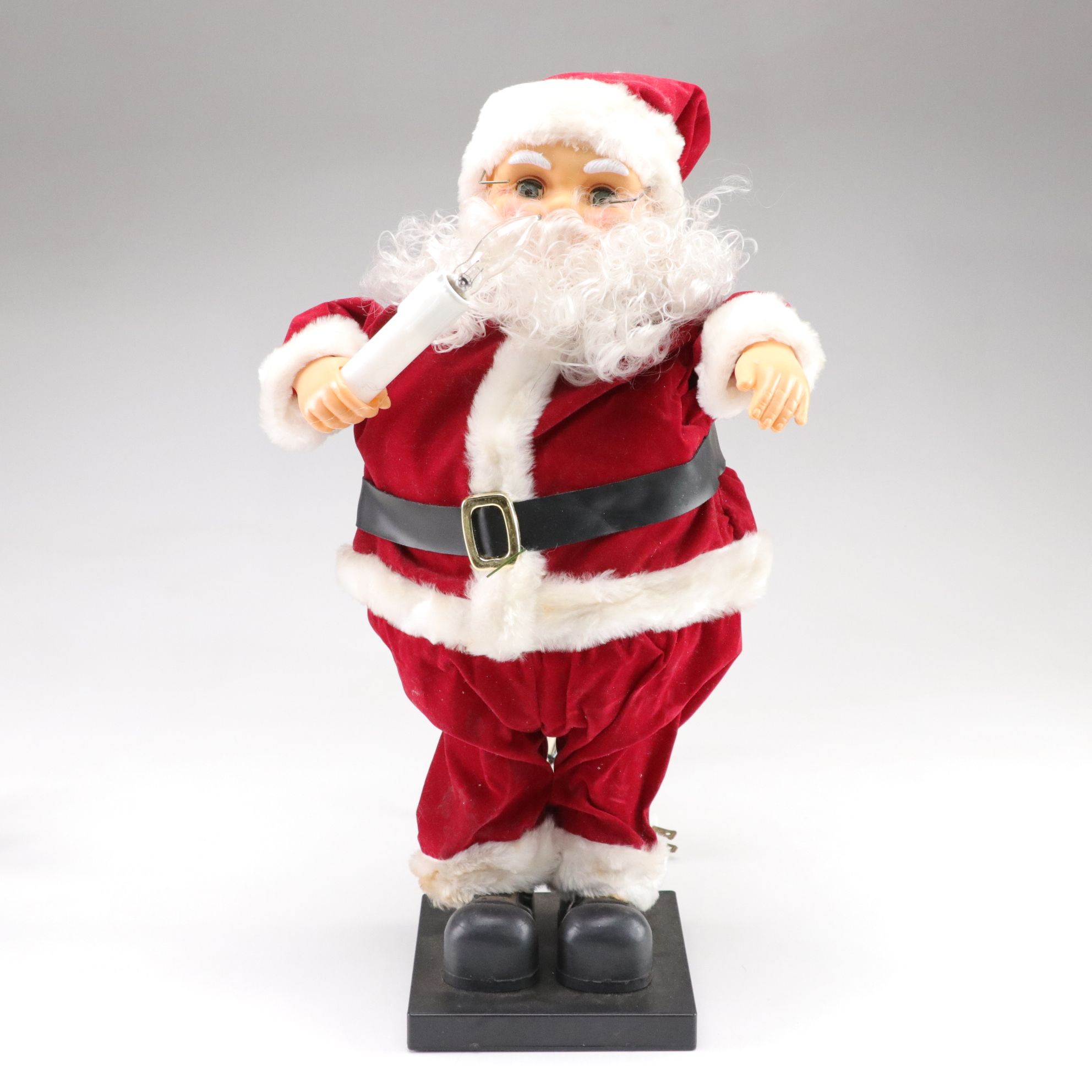 Santa Claus and Mrs. Claus with Light Post in Set of Animated Caroling Figures