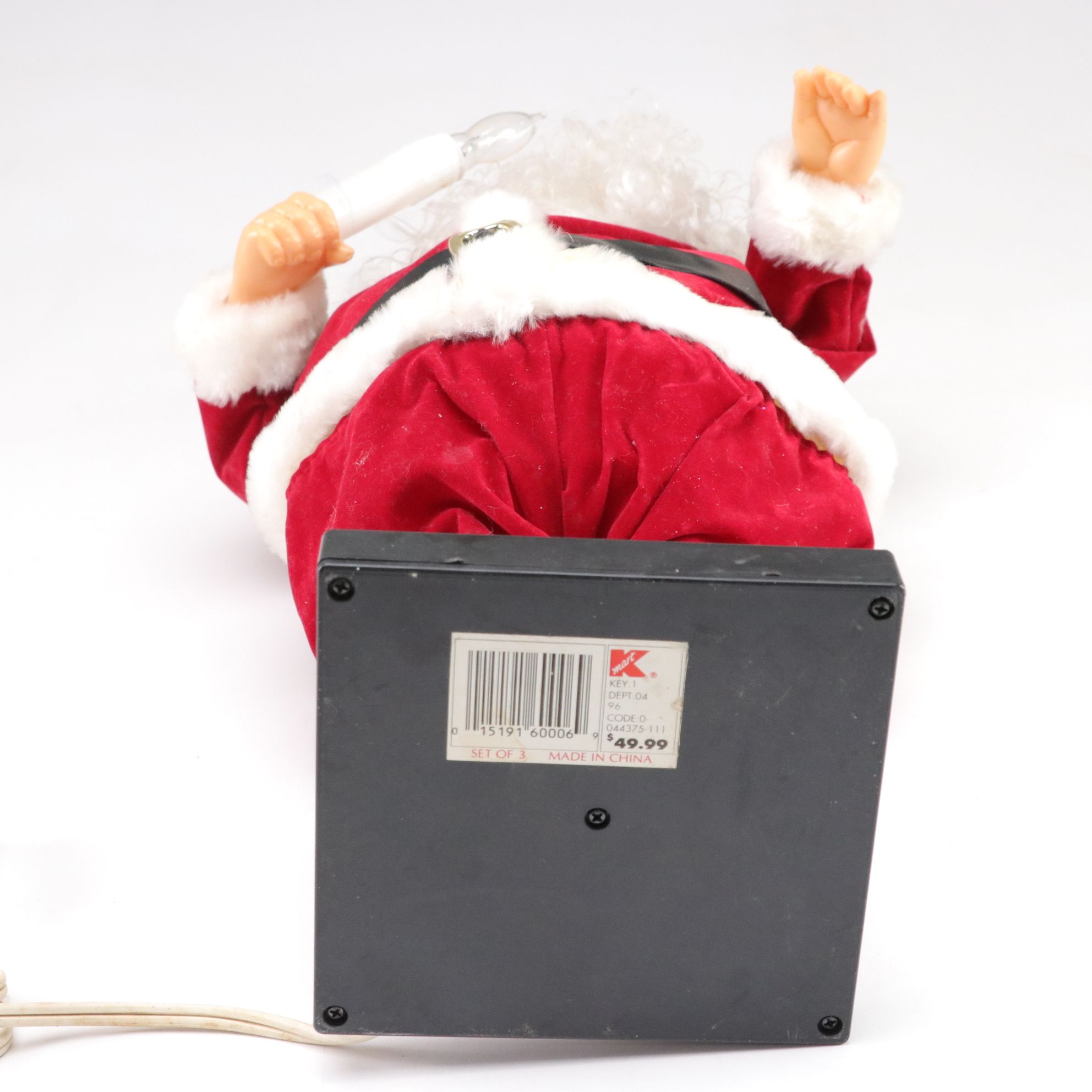 Santa Claus and Mrs. Claus with Light Post in Set of Animated Caroling Figures