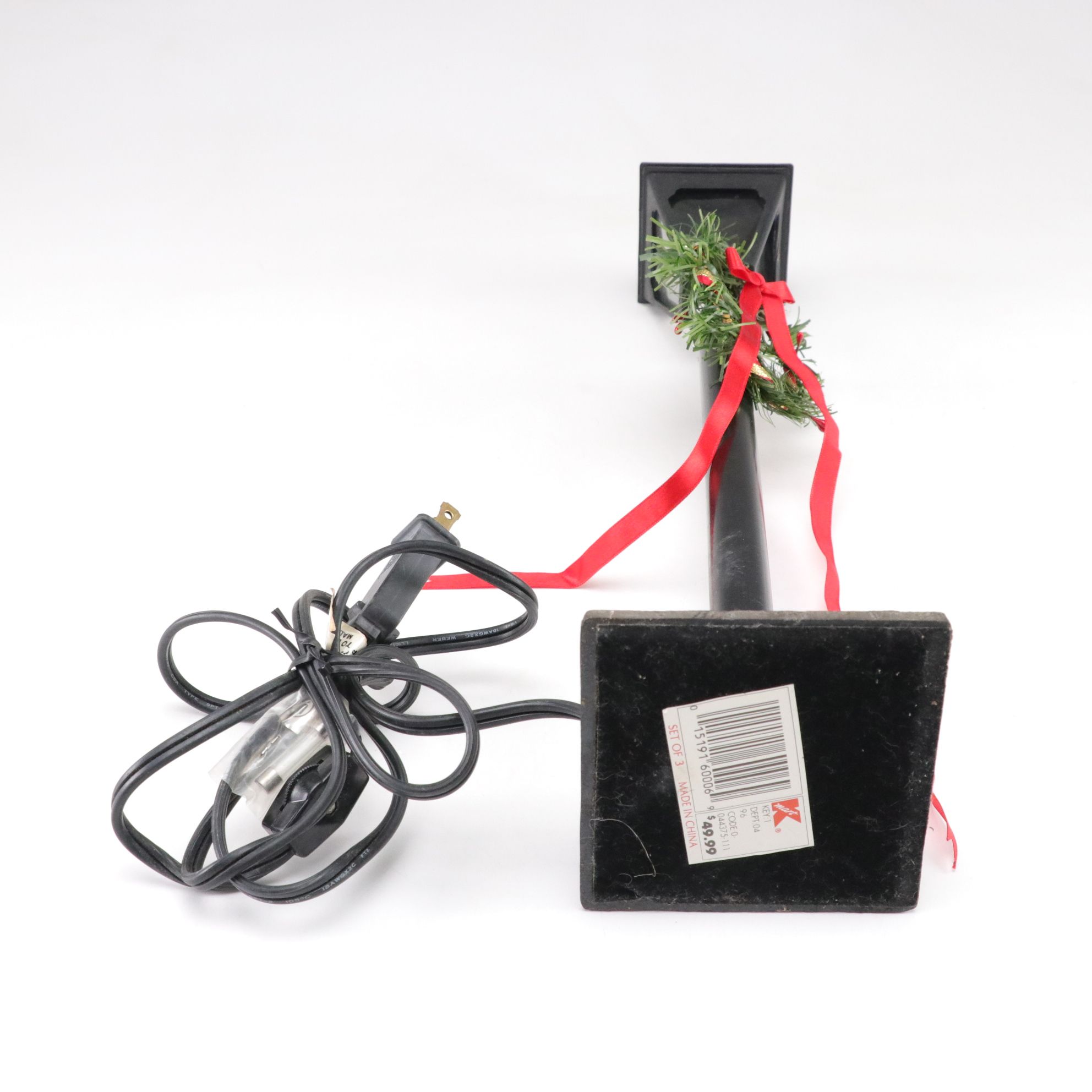 Santa Claus and Mrs. Claus with Light Post in Set of Animated Caroling Figures