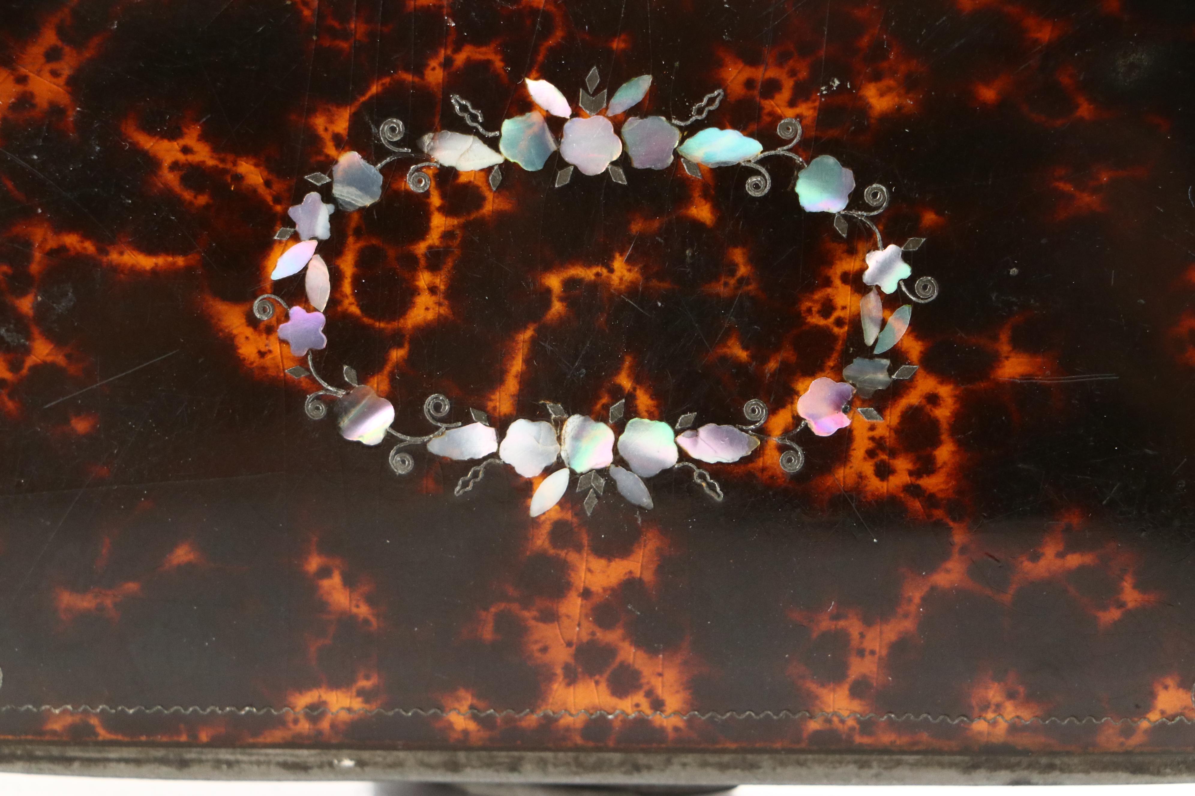 Continental Tortoiseshell and Abalone Spectacle Case, Late 19th/Early 20th C.