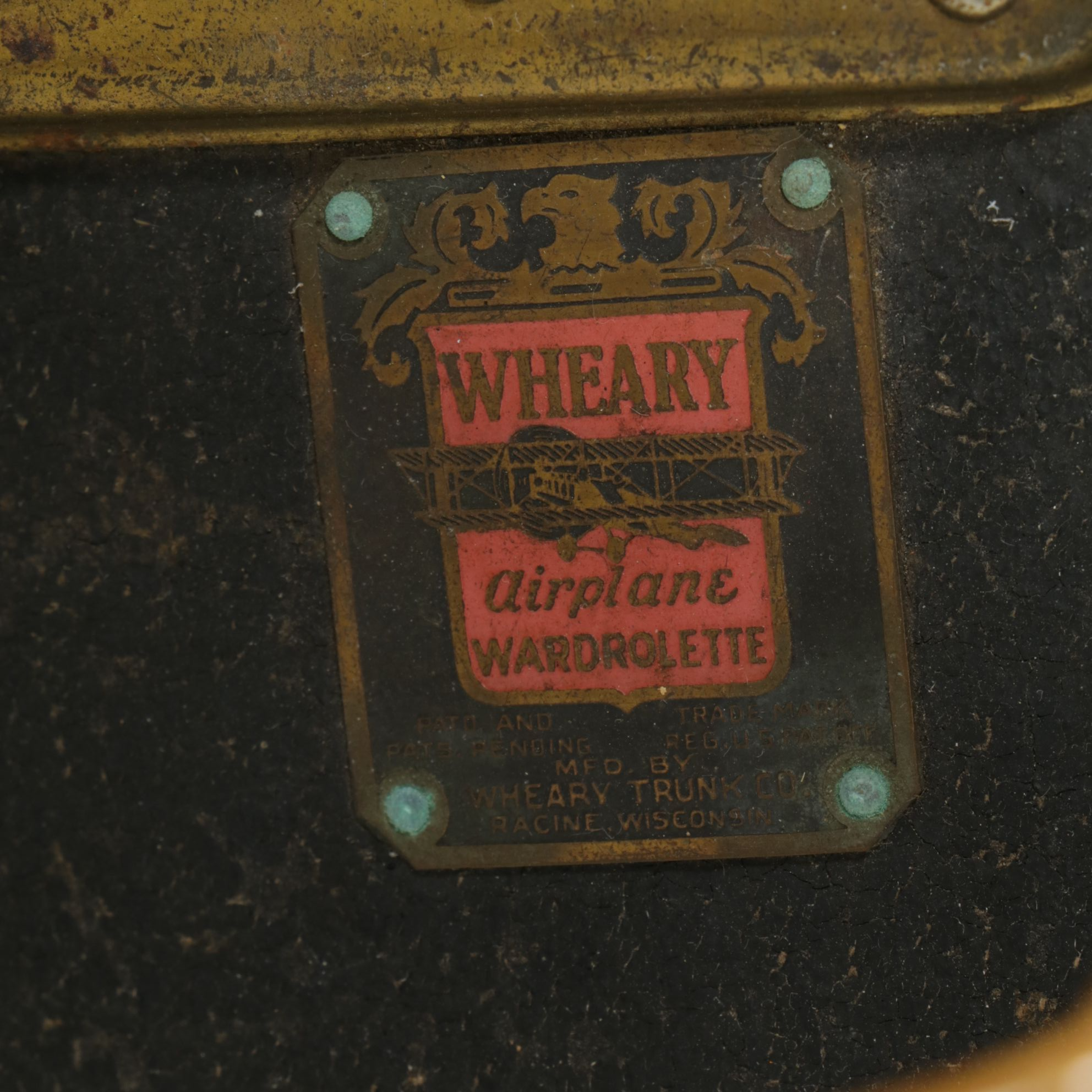 Wheary Airplane Wardrolette with Two Samsonite Suitcases