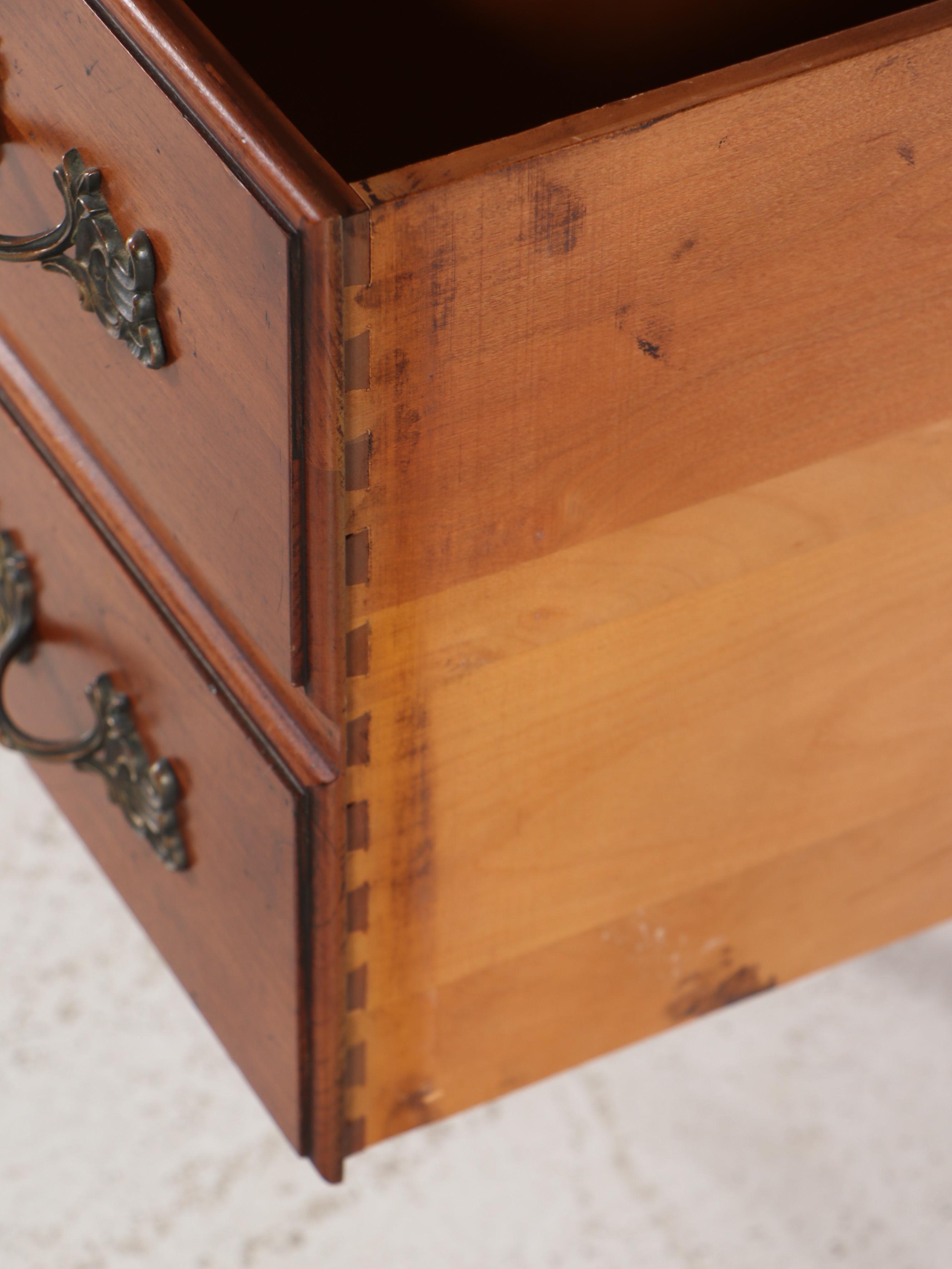 Townsend Mfg Co. French Provincial Leather Top Mahogany Desk