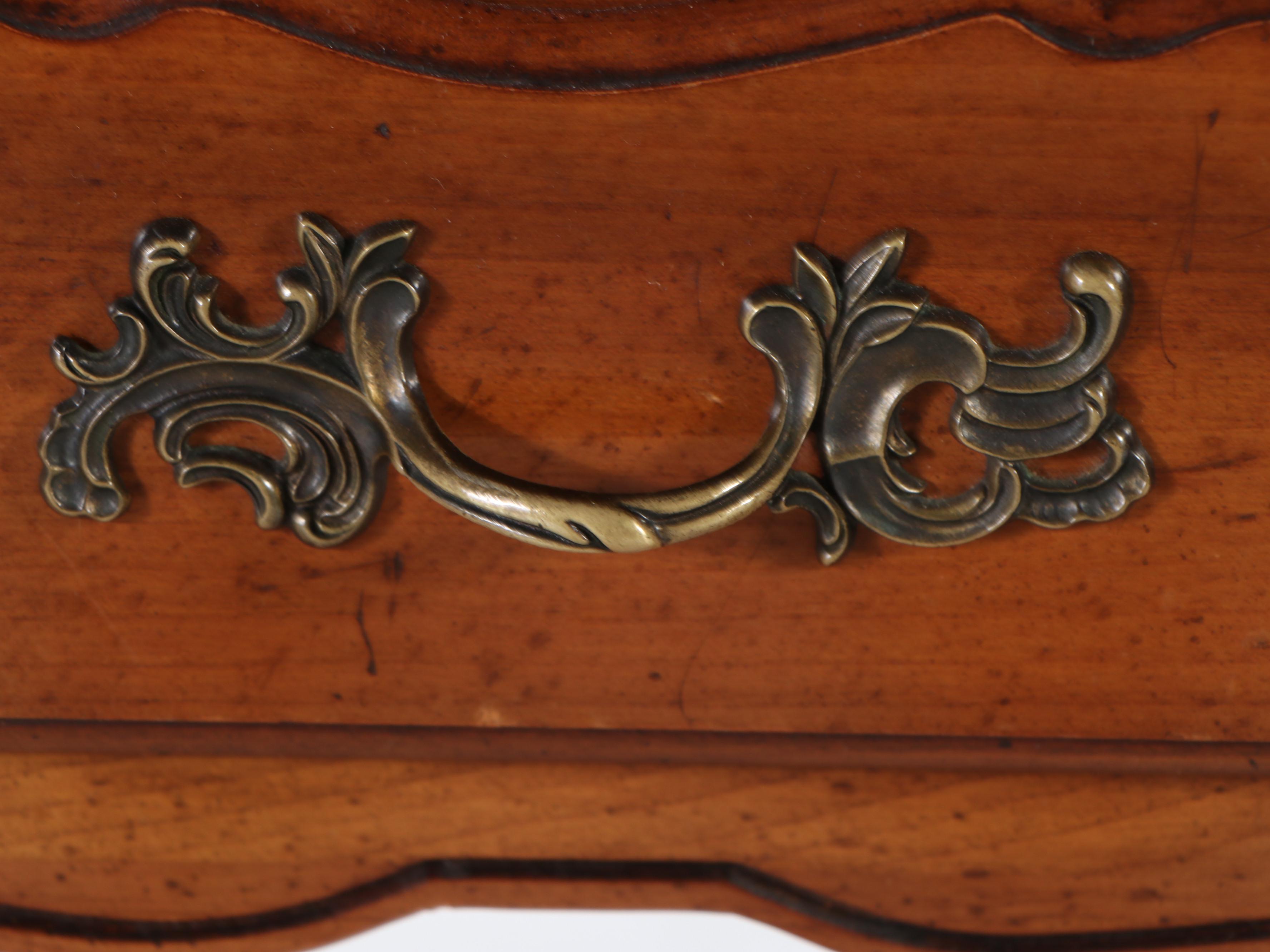 Townsend Mfg Co. French Provincial Leather Top Mahogany Desk