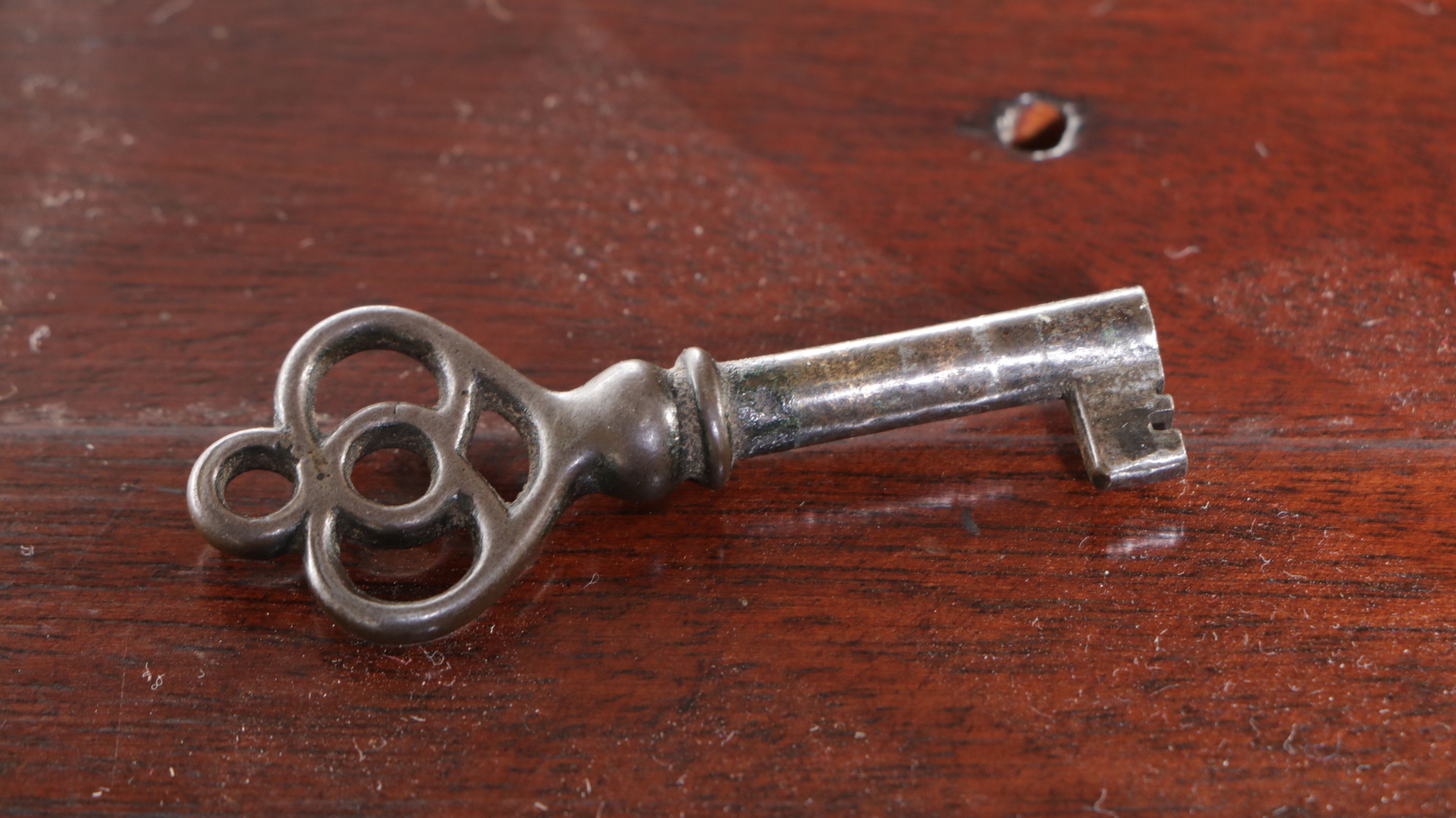 Johnson Furniture Co. Federal Style Mahogany Breakfront China Cabinet