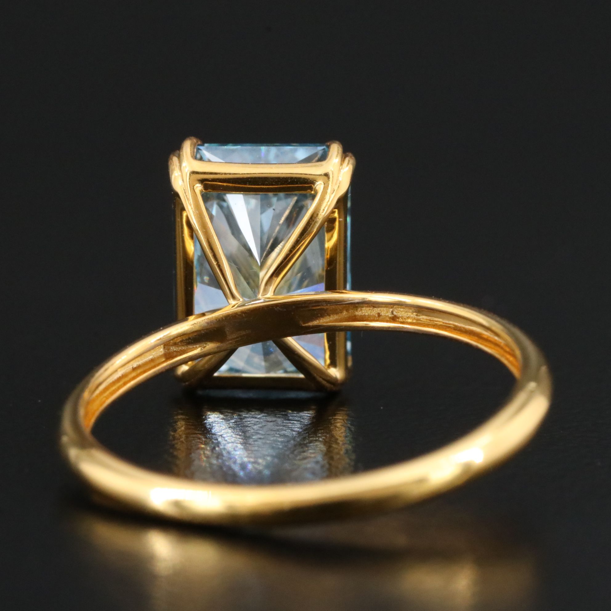 18K 3.28 CT Lab Grown Fancy Blue Diamond Solitaire Ring with IGI Report