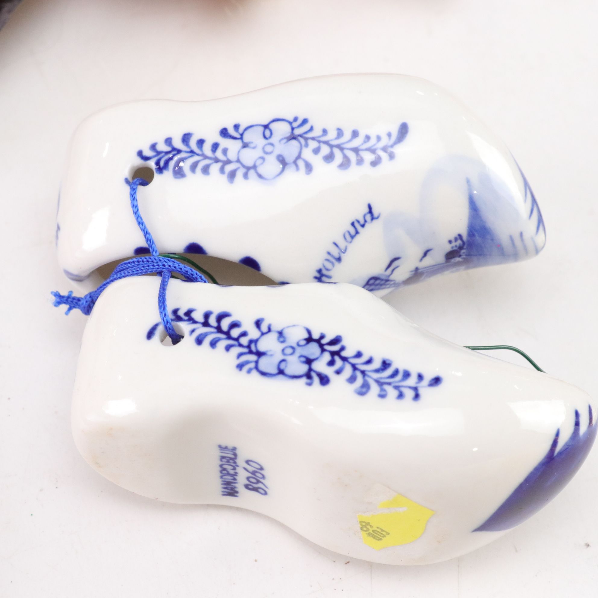 "Orlando" Sicillian Knight Marionette with "Biltmore Estate" and Other Ornaments