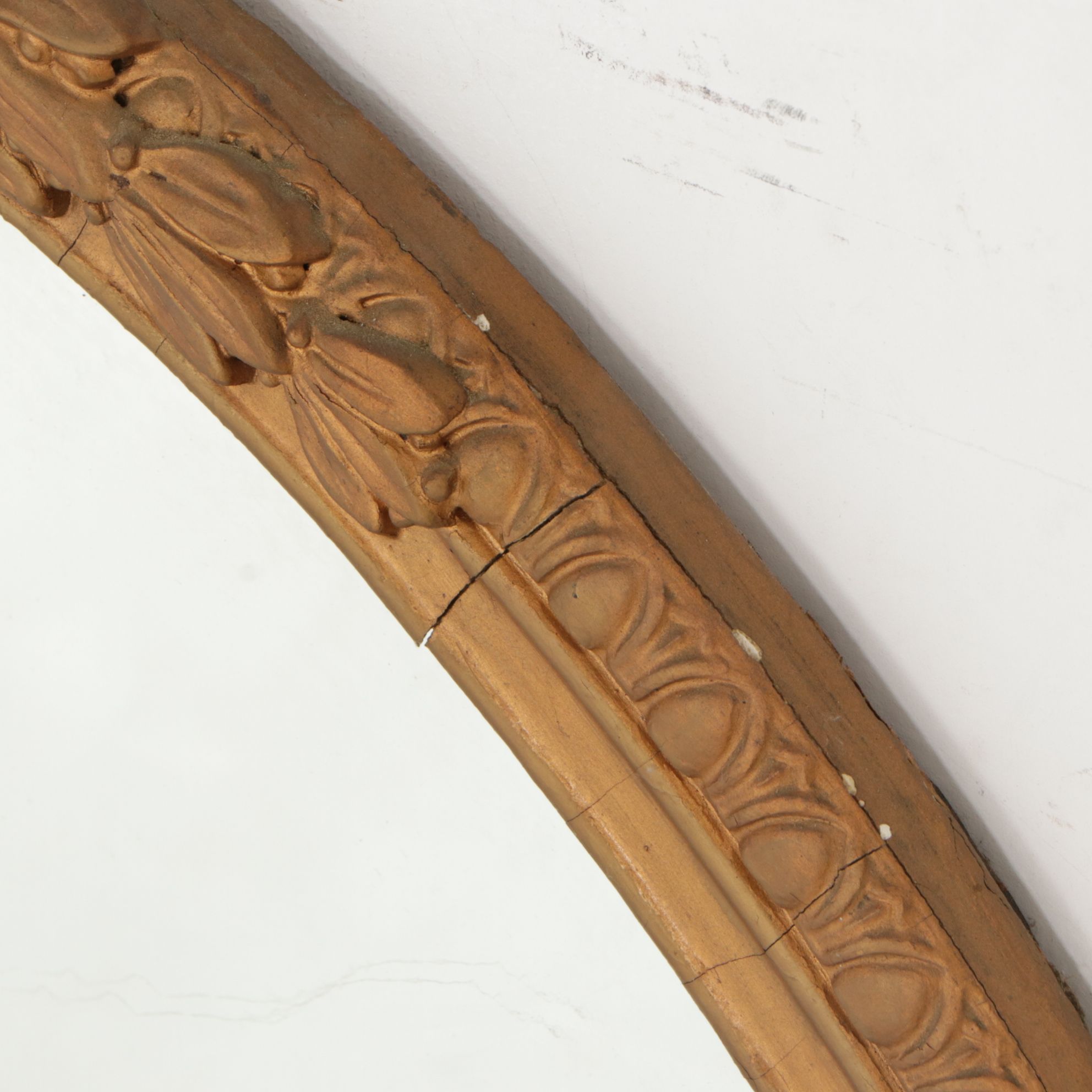 Louis XV Style Round Wall Mirror, Mid to Late 20th Century