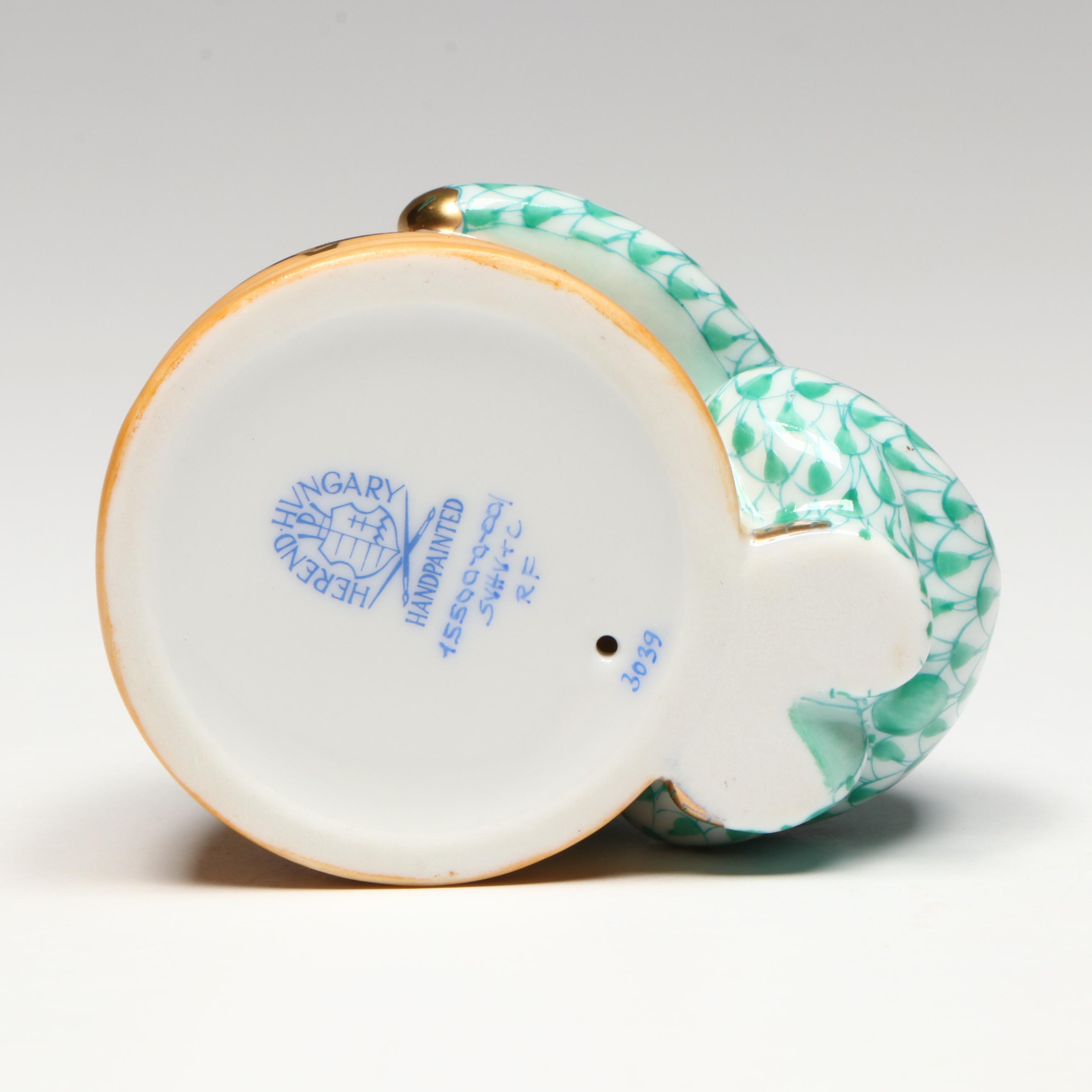 Herend Green Fishnet with Gold "Honey Bear" Porcelain Figurine