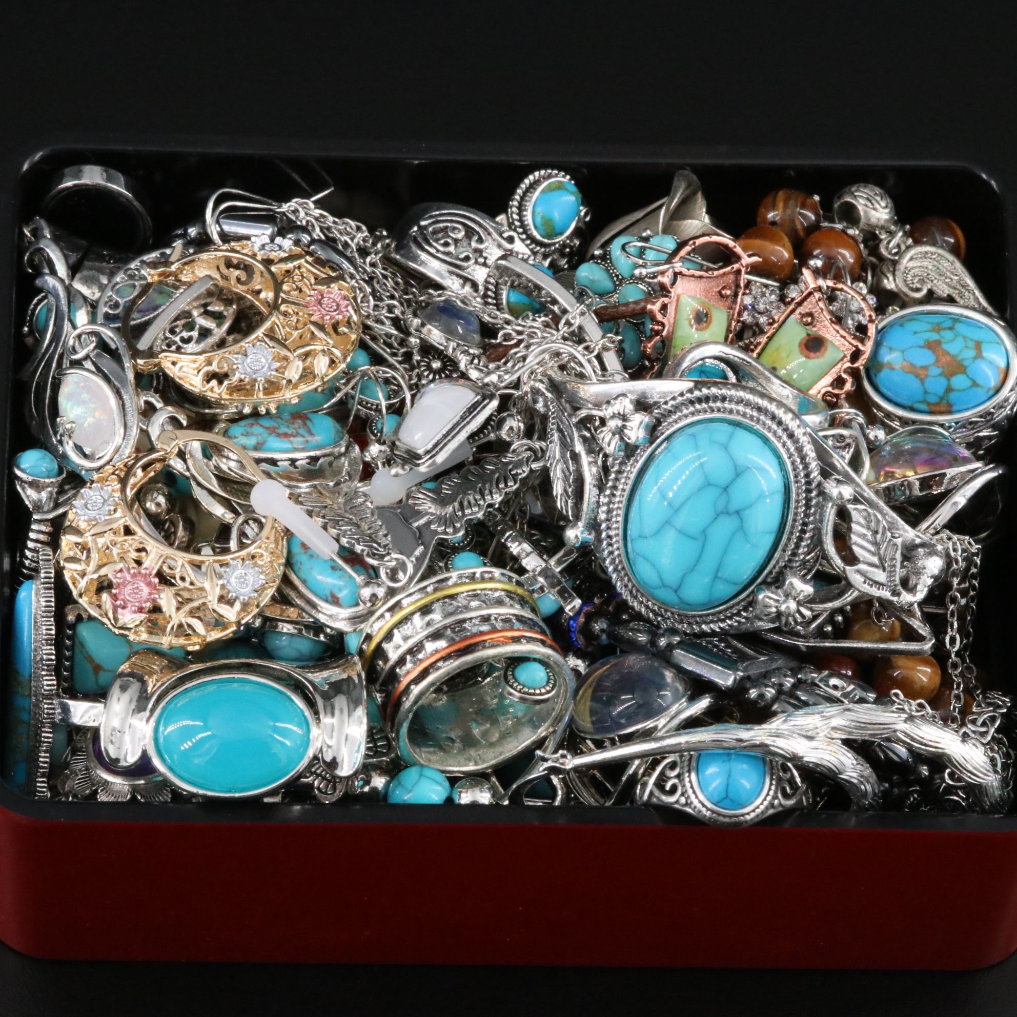 Uncommon Discoveries: Jewelry Collection