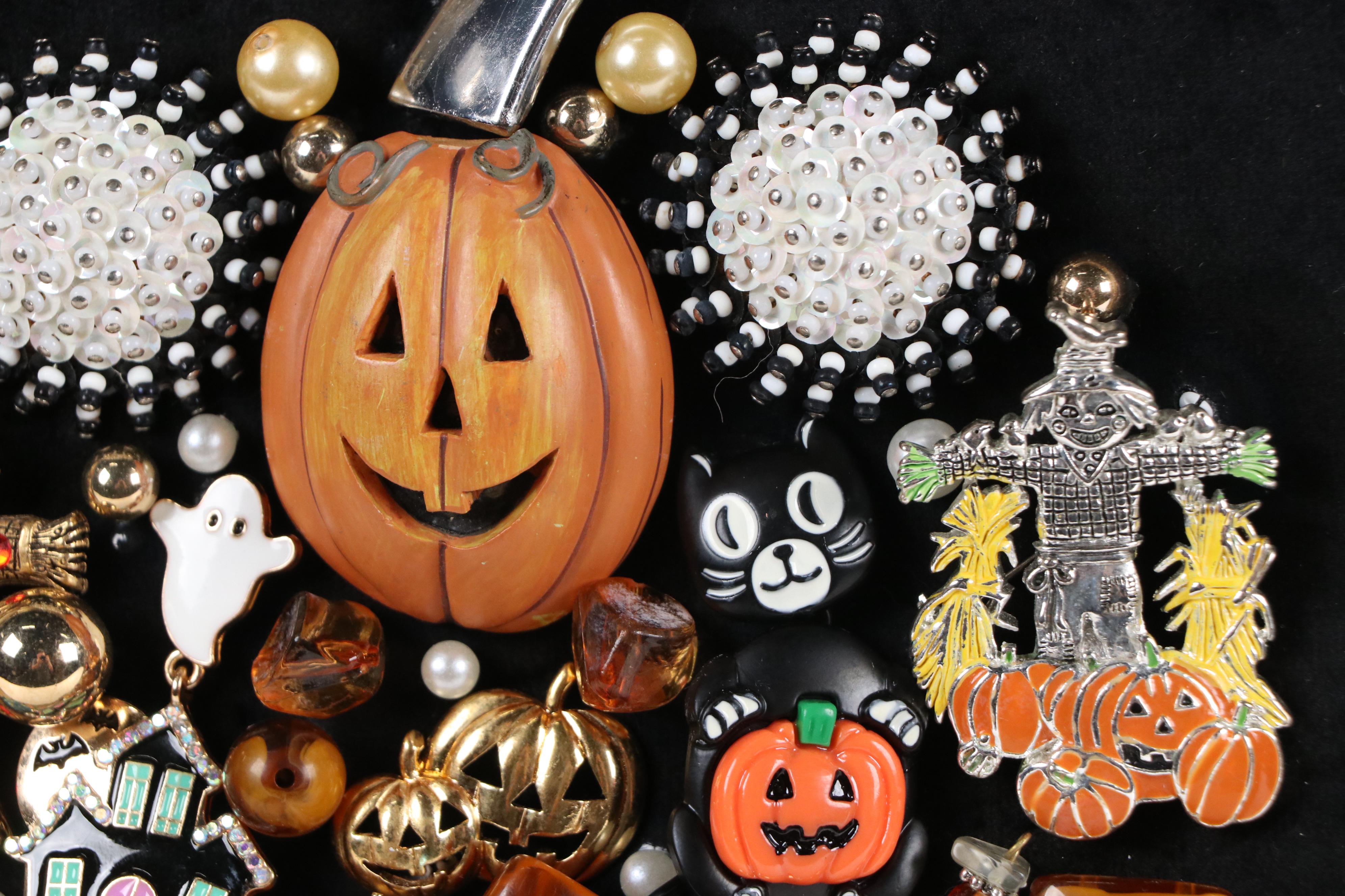 Karen Pagán Jewelry Art Halloween Collage, 2025