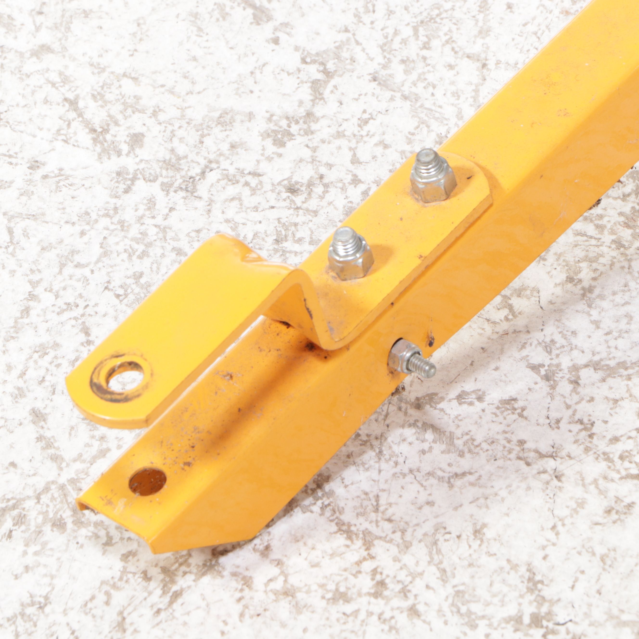 Cub Cadet Pull Behind Fertilizer Spreader