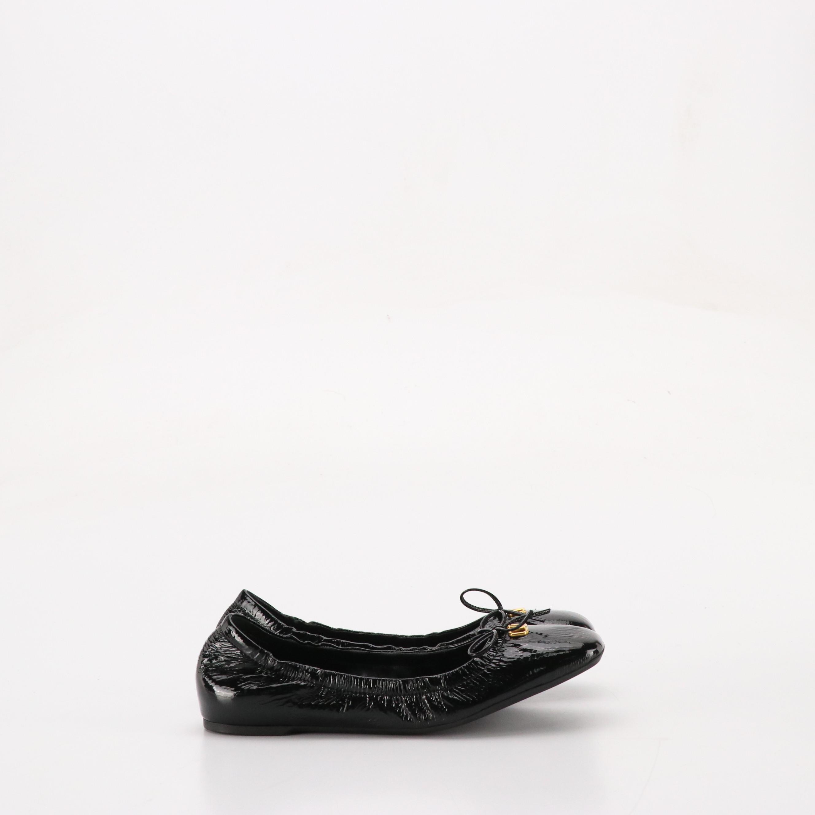 Valentino Garavani V-Logo Ballerina Flats in Crinkle Patent Leather with Box