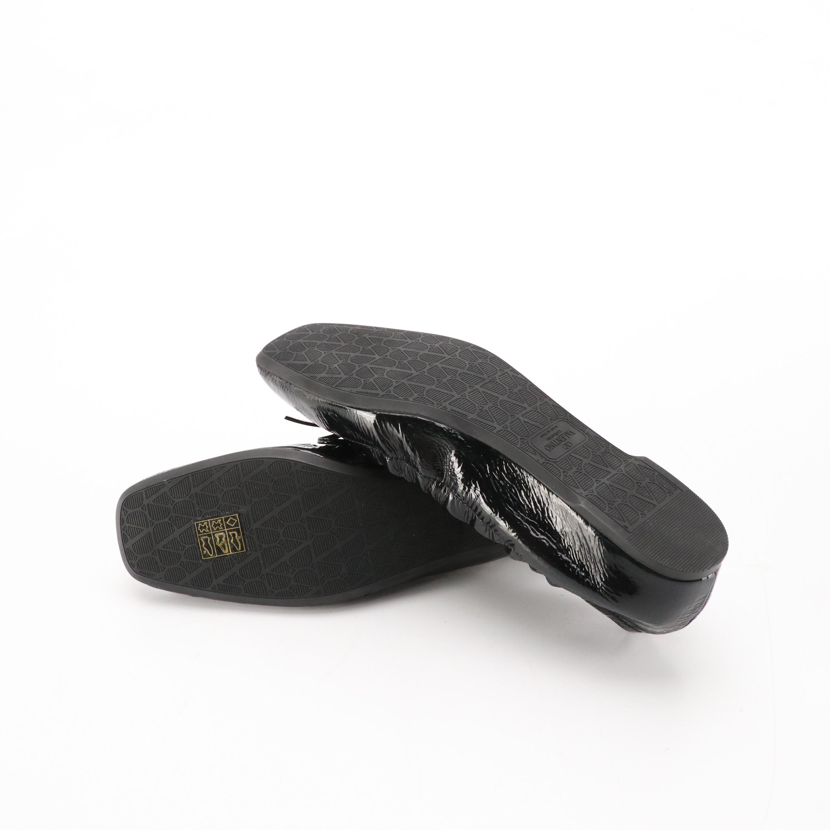 Valentino Garavani V-Logo Ballerina Flats in Crinkle Patent Leather with Box