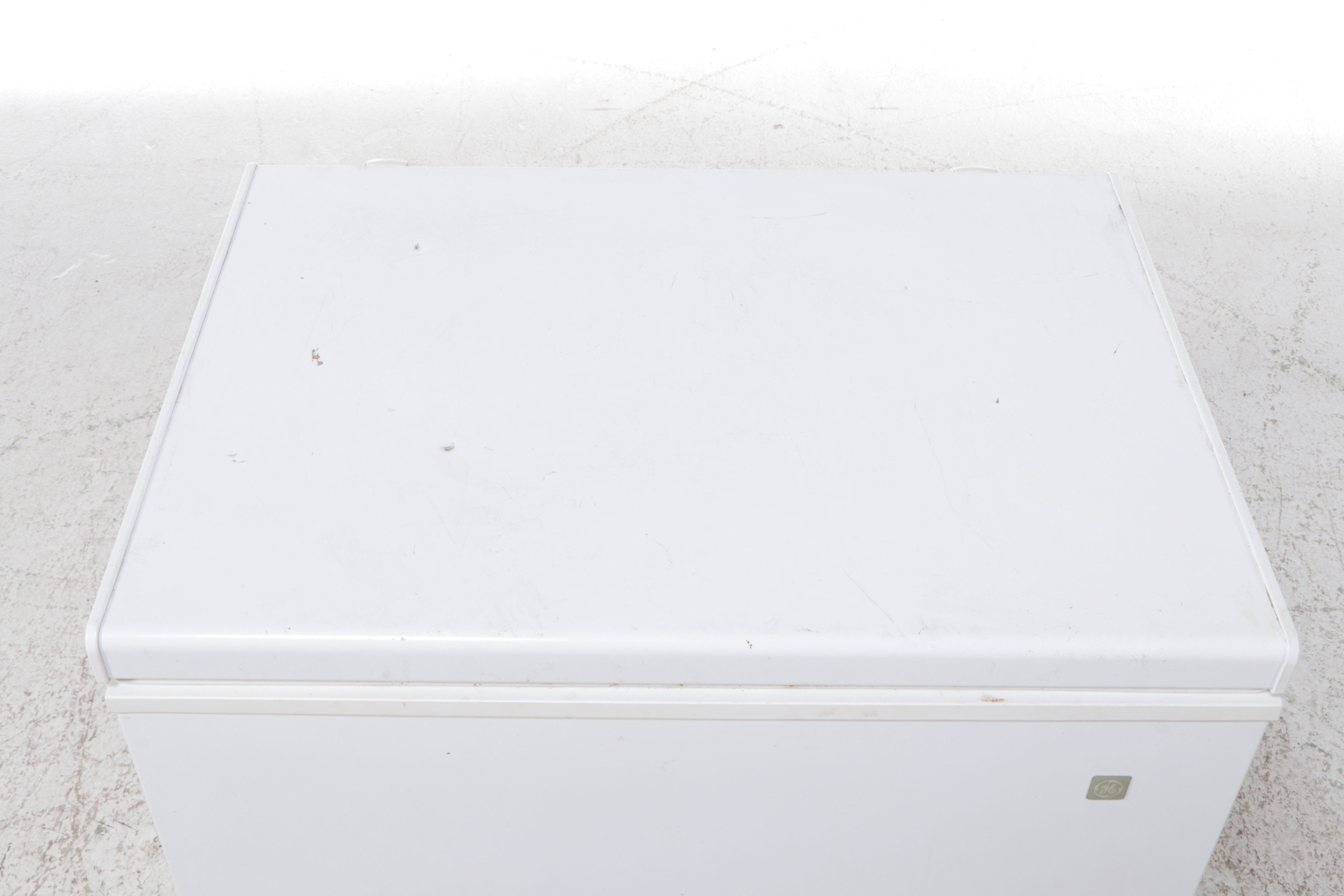 GE 5.0 Cu. Ft. White Chest Freezer
